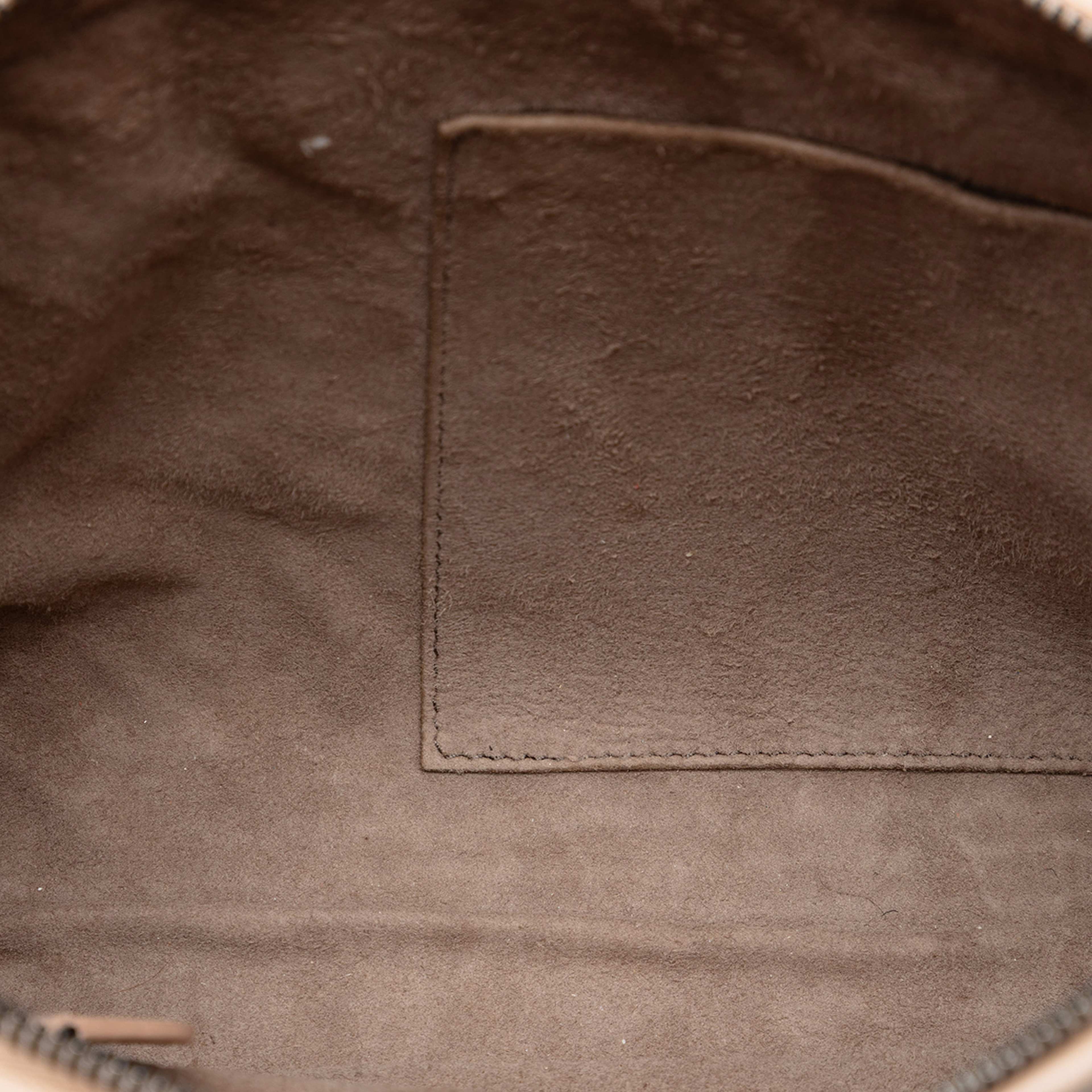Bottega Veneta Nappa Intrecciato Nodini Crossbody, från Luxclusif, i färgen beige. Klicka för att öppna bilden i stort format
