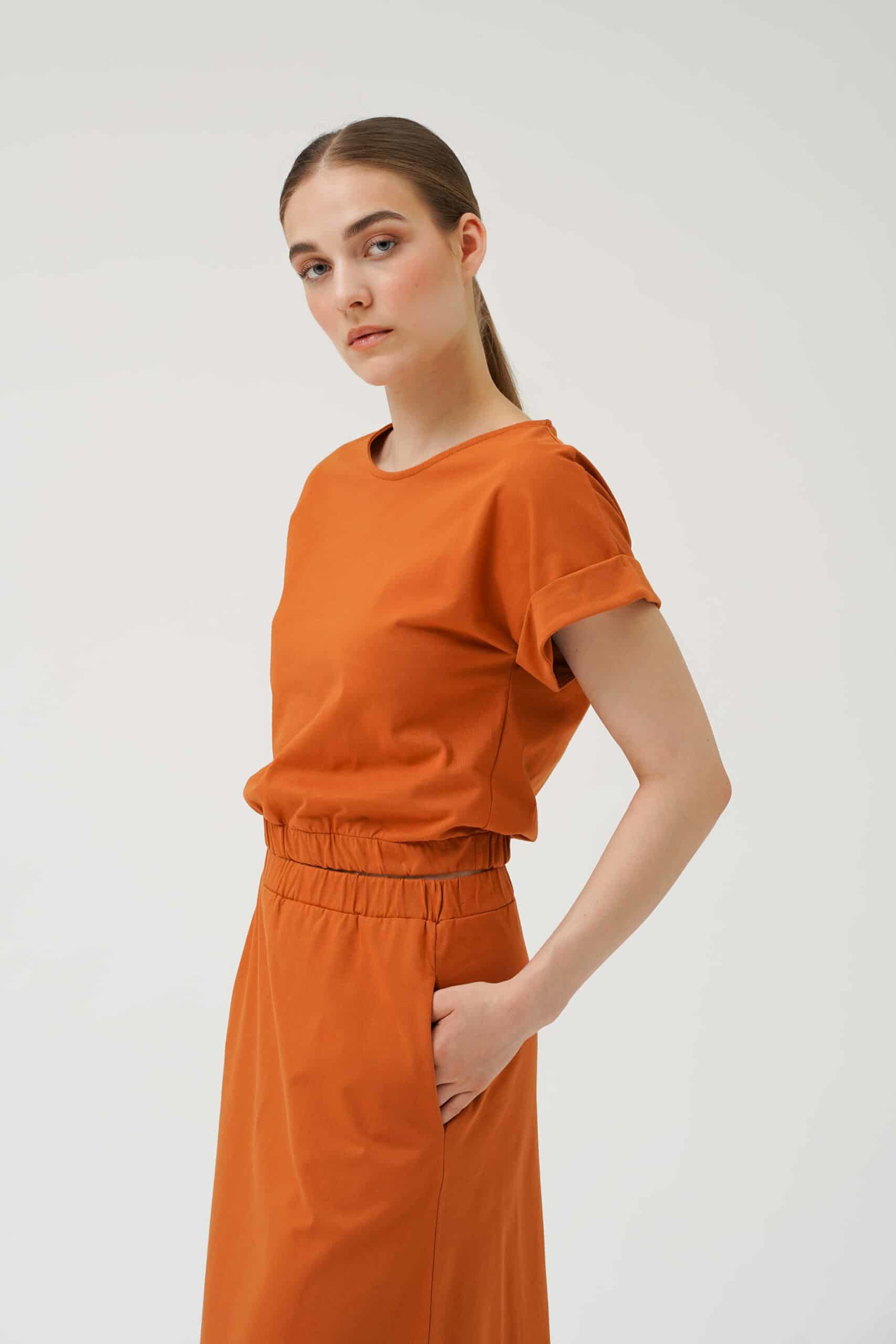 Lily Top - Almond, från Residus, i färgen orange. Klicka för att öppna bilden i stort format