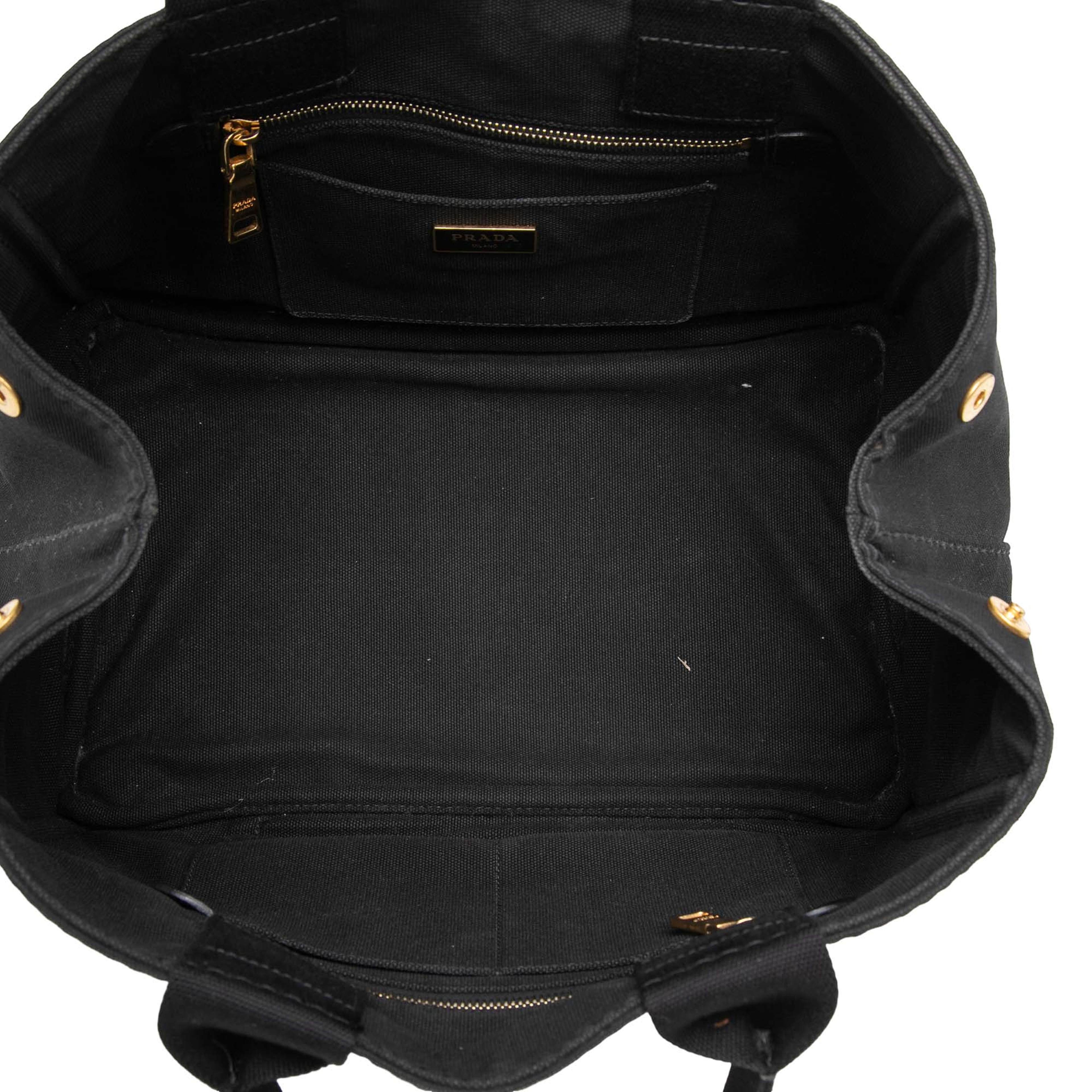 Prada Canvas Canapa Logo Tote, från Luxclusif, i färgen svart. Klicka för att öppna bilden i stort format