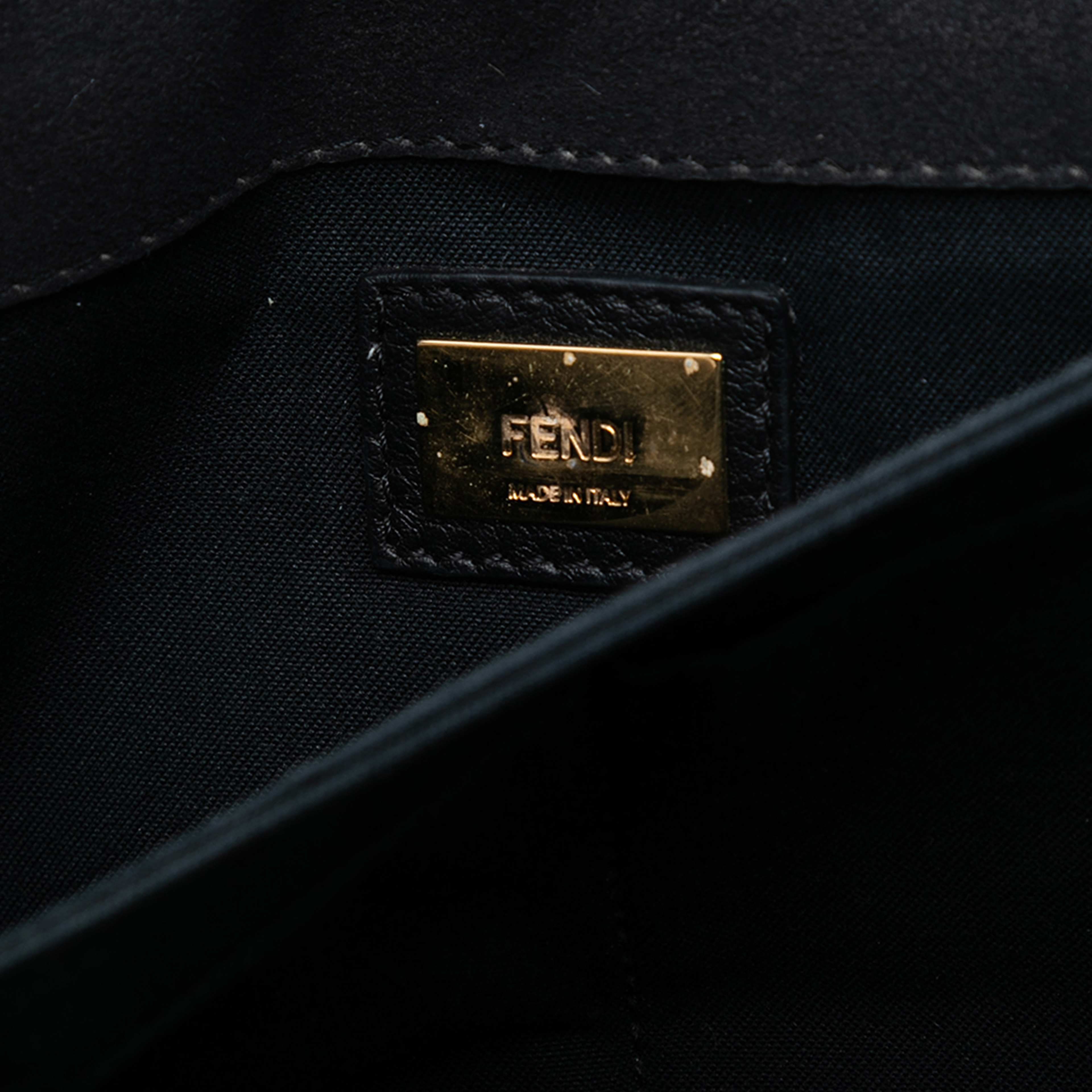 Fendi Leather 3baguette Shoulder Bag, från Luxclusif, i färgen black. Klicka för att öppna bilden i stort format