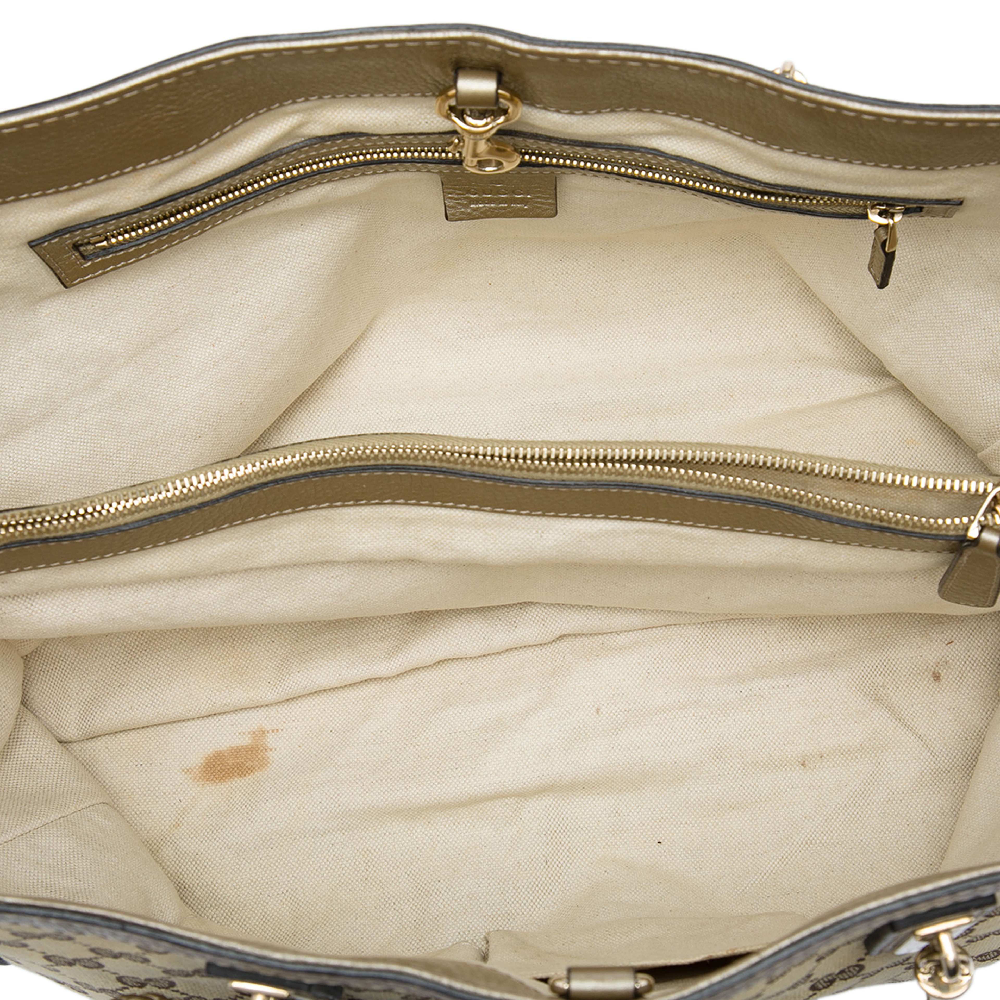Gucci Gg Canvas Bella Tote, från Luxclusif, i färgen beige. Klicka för att öppna bilden i stort format
