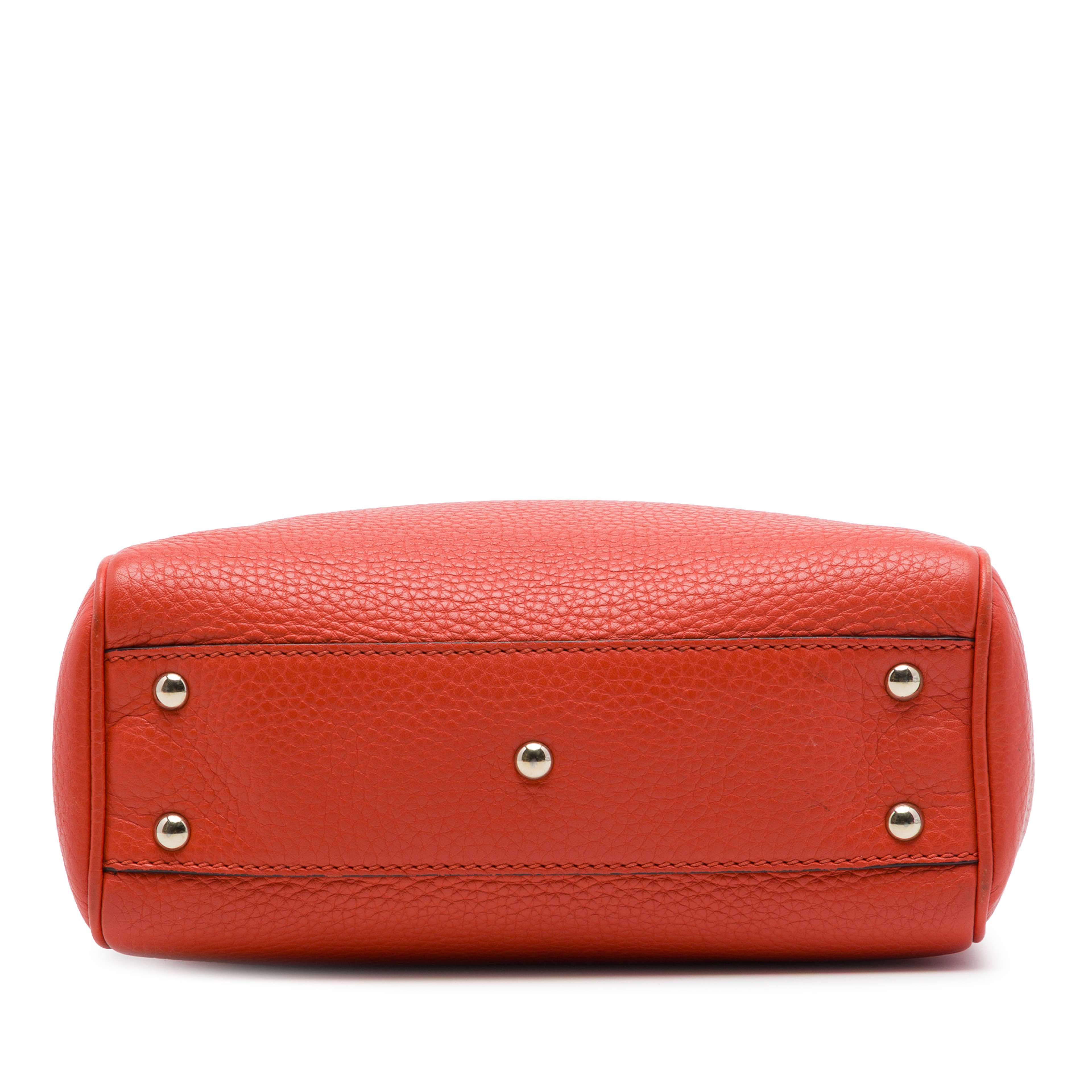 Gucci Mini Calfskin Bamboo Shopper Satchel, från Luxclusif, i färgen orange. Klicka för att öppna bilden i stort format