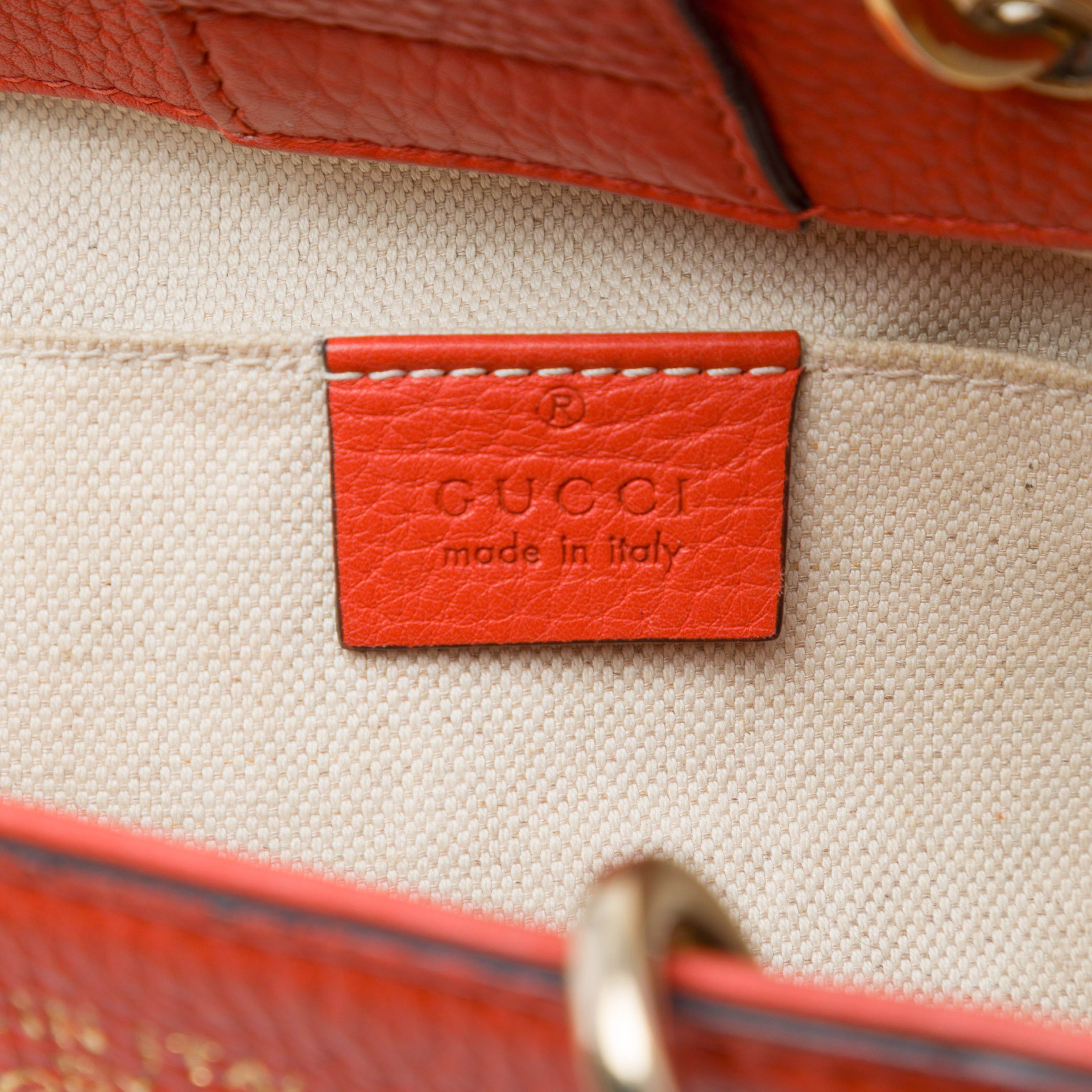 Gucci Mini Calfskin Bamboo Shopper Satchel, från Luxclusif, i färgen orange. Klicka för att öppna bilden i stort format