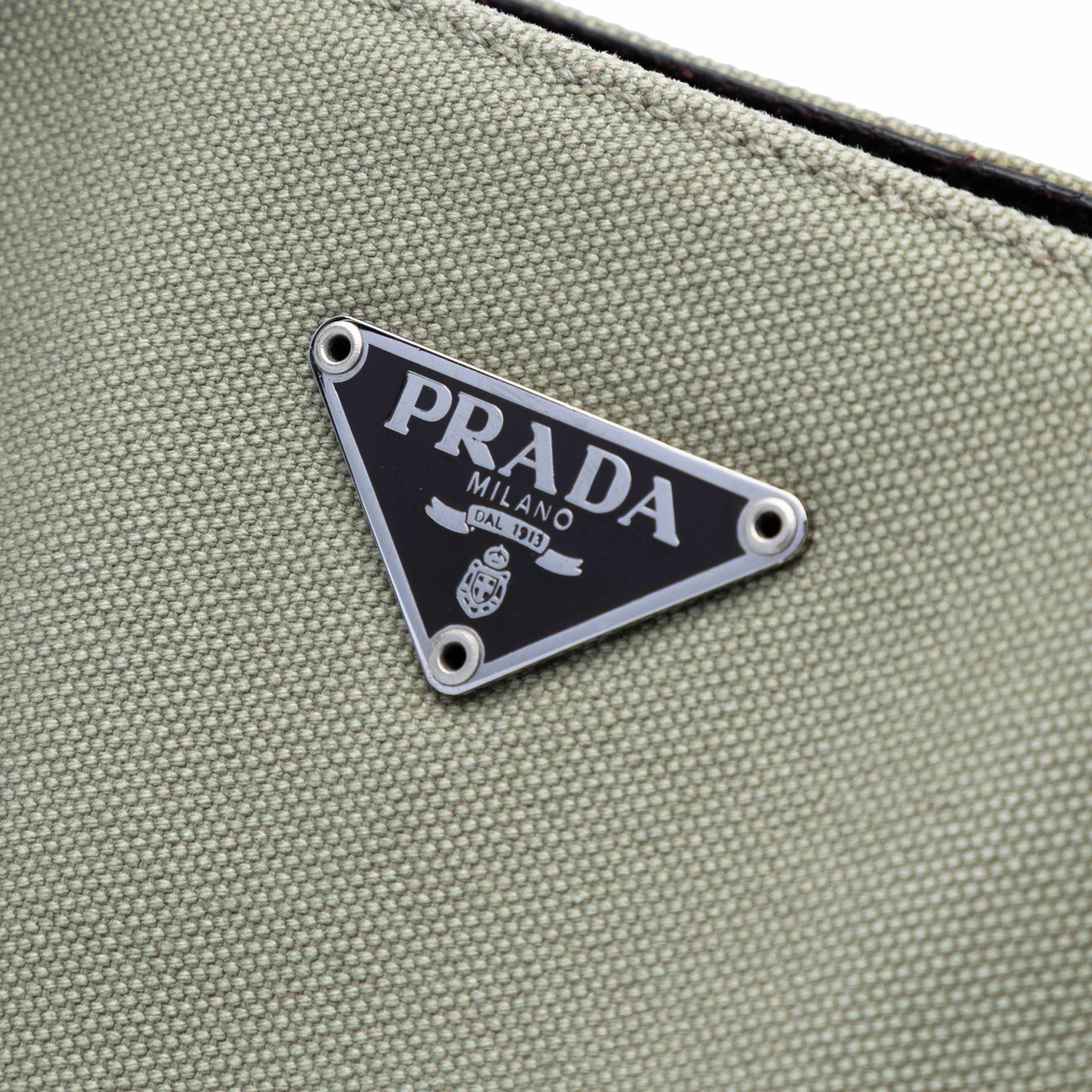 Prada Cinghiale Trimmed Canvas Canapa Tote, från Luxclusif, i färgen gray. Klicka för att öppna bilden i stort format