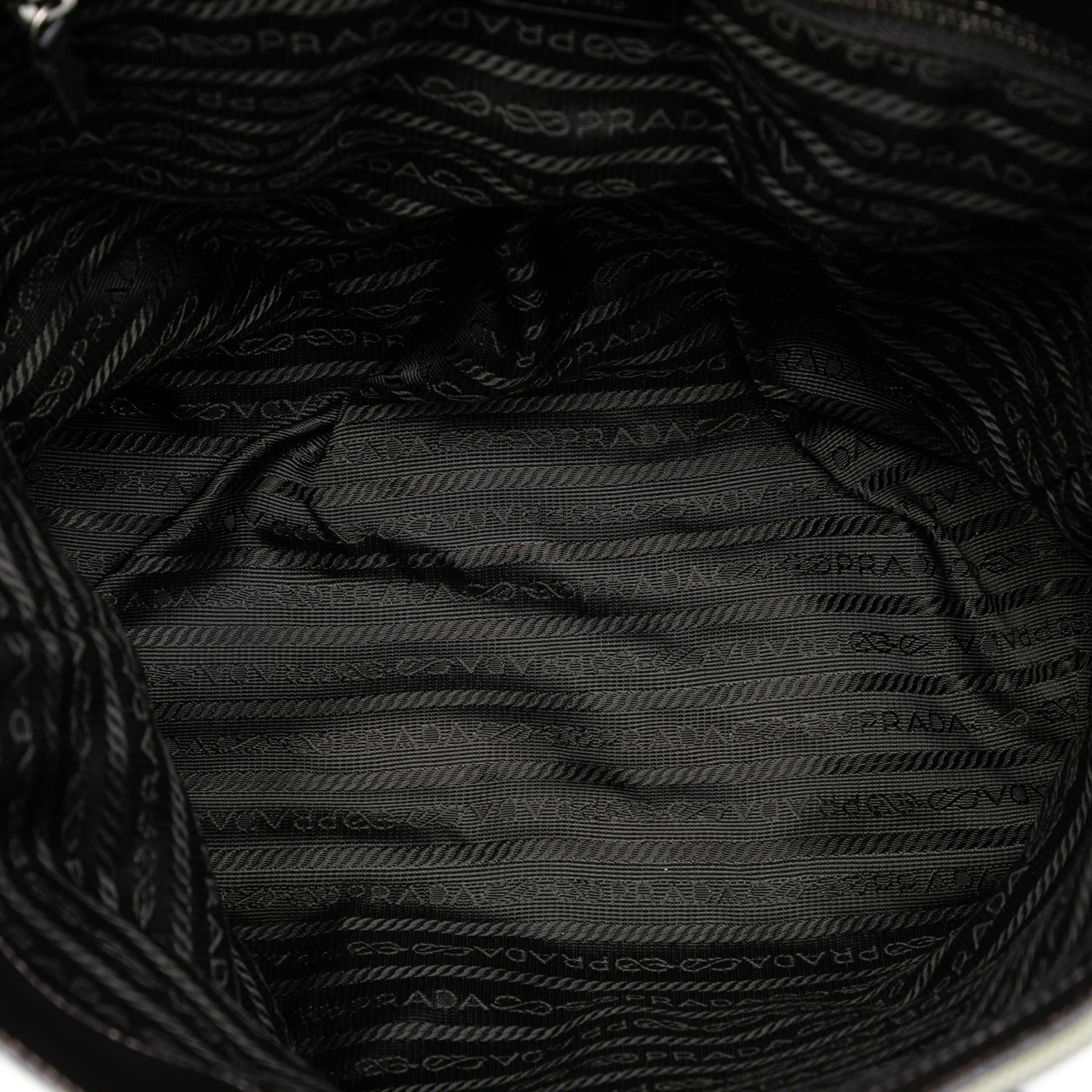 Prada Cinghiale Trimmed Canvas Canapa Tote, från Luxclusif, i färgen gray. Klicka för att öppna bilden i stort format