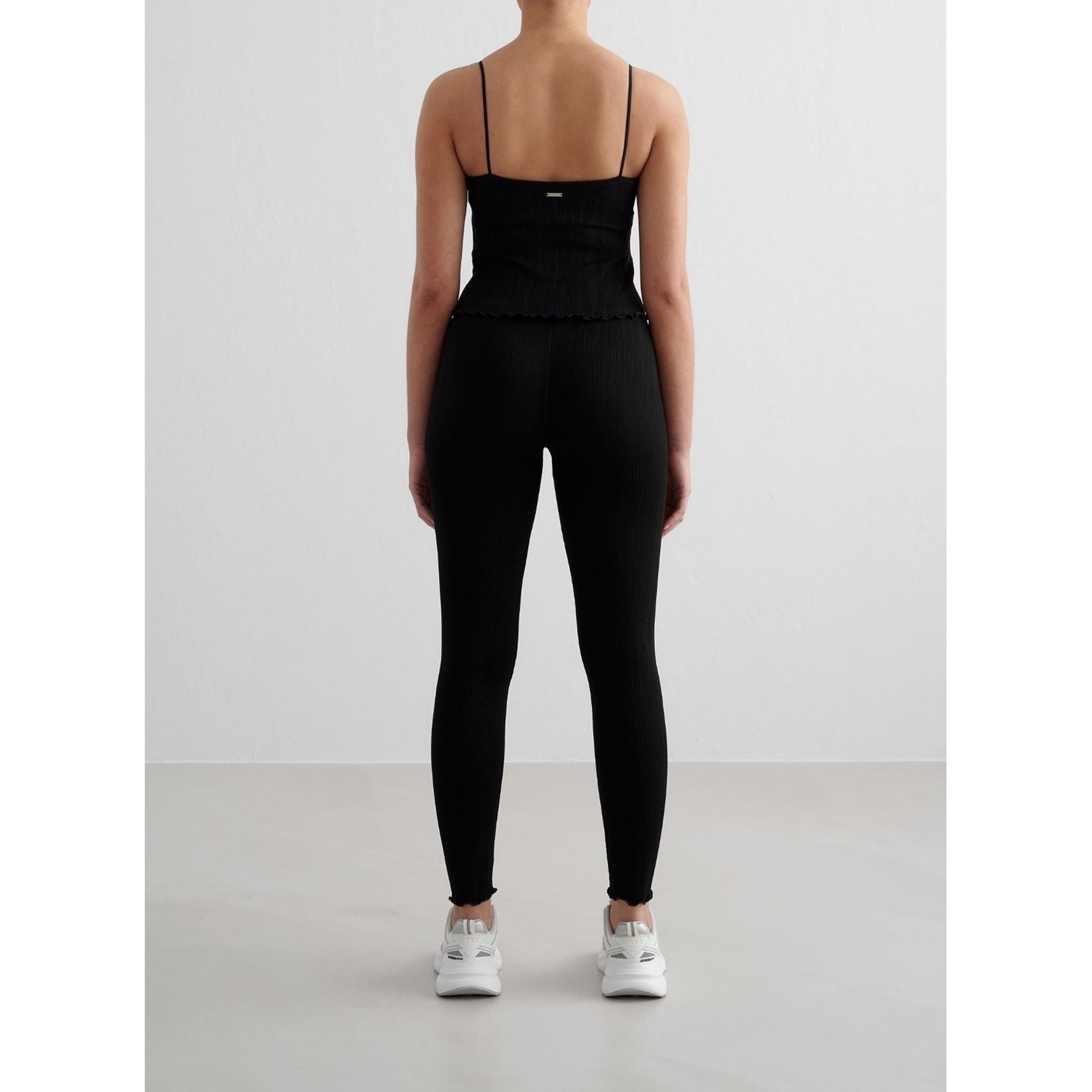 Black Tulip Singlet