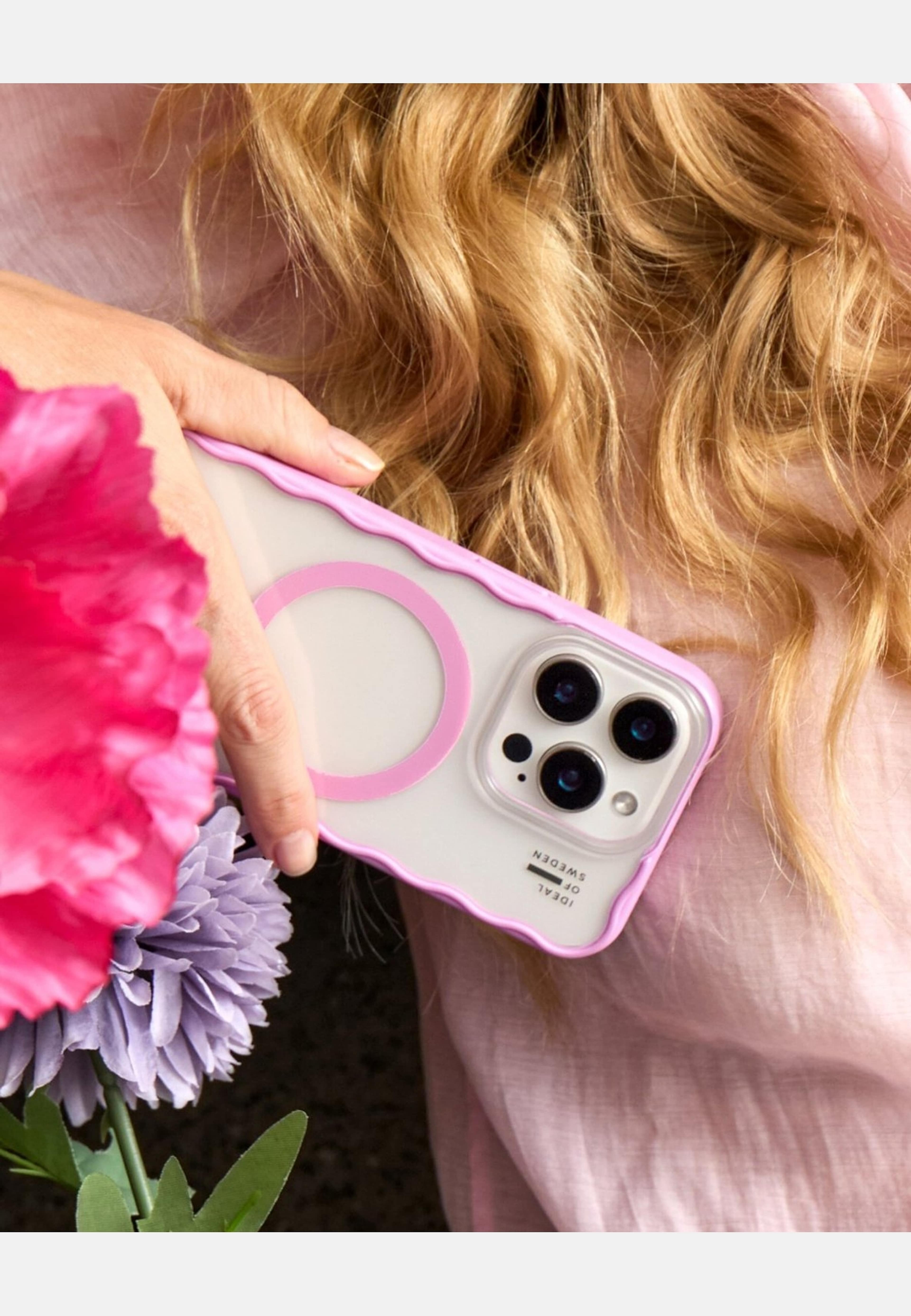 Frame Case Iphone, från Ideal Of Sweden, i färgen pink. Klicka för att öppna bilden i stort format