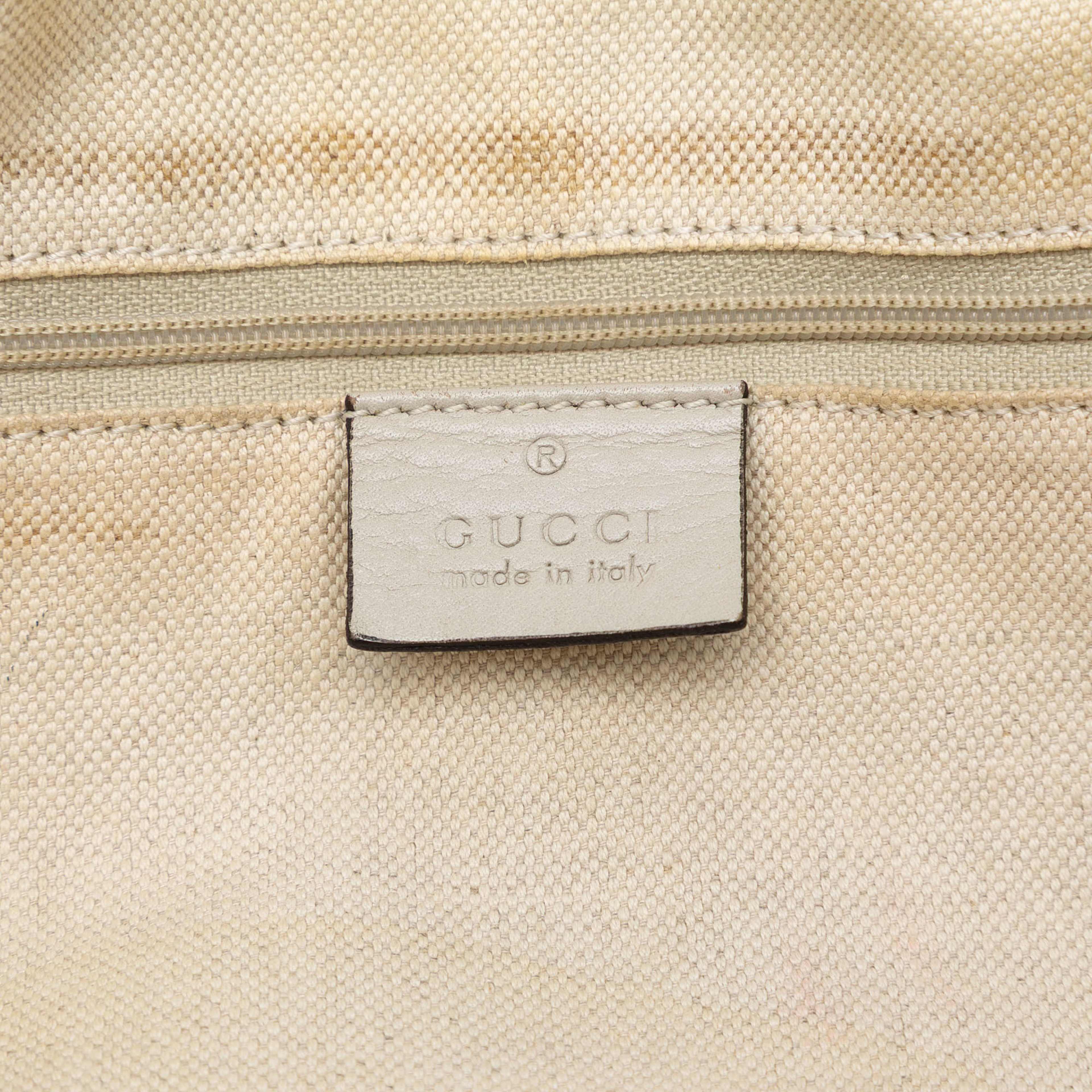 Gucci Guccissima Sukey Satchel, från Luxclusif, i färgen light beige. Klicka för att öppna bilden i stort format