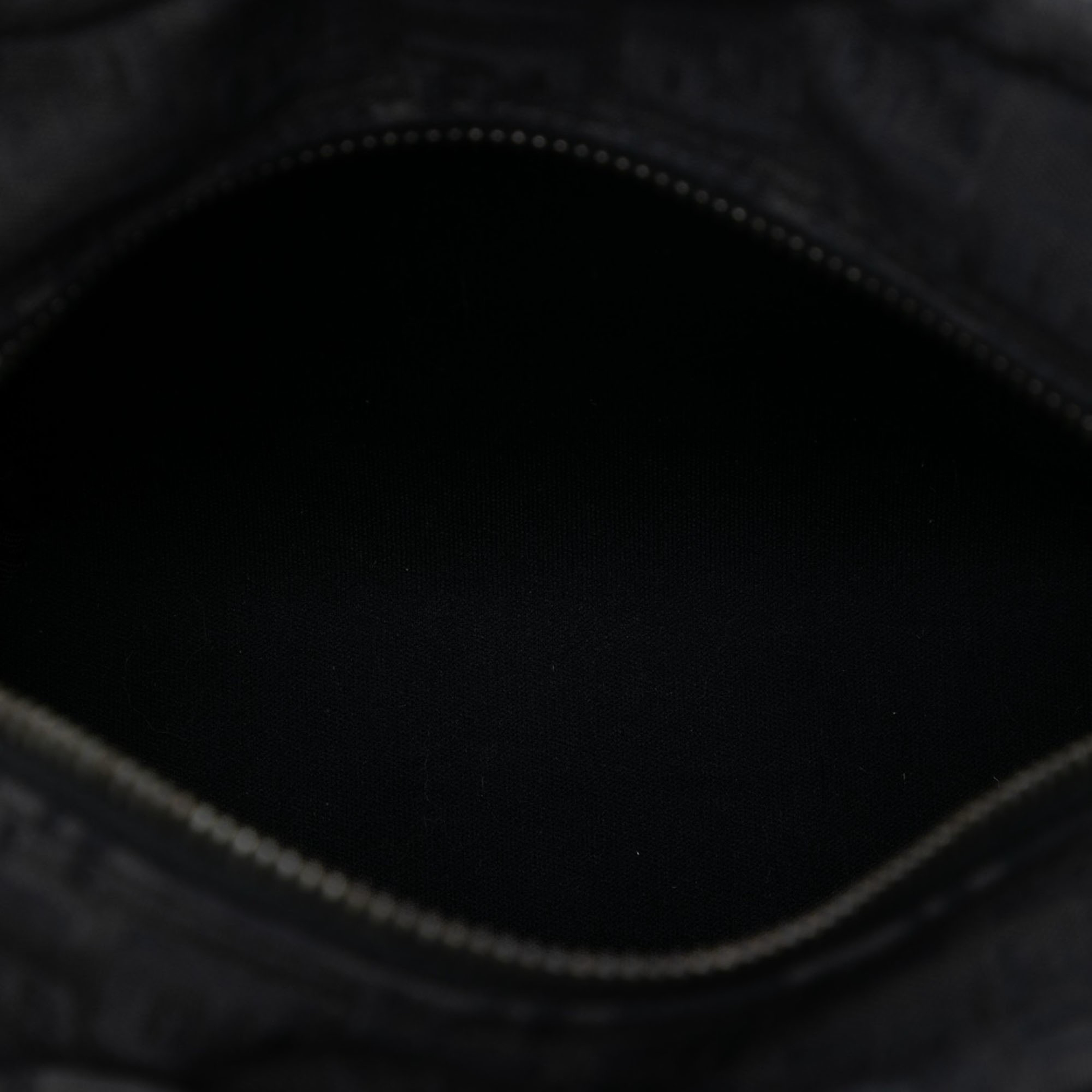 Fendi Mini Zucchino Canvas Handbag, från Luxclusif, i färgen black. Klicka för att öppna bilden i stort format