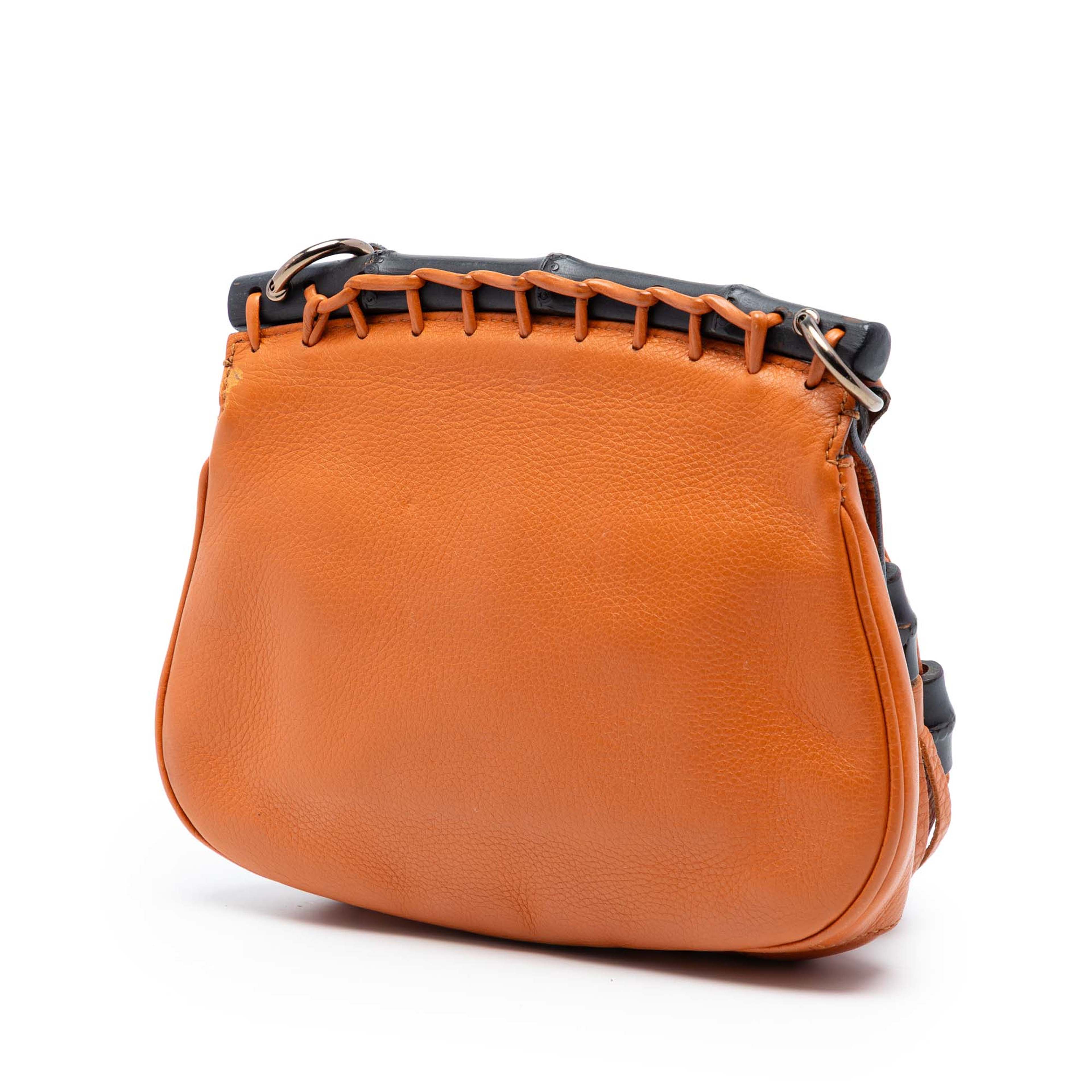 Gucci Small Leather Bamboo Nouveau Fringe Crossbody, från Luxclusif, i färgen orange. Klicka för att öppna bilden i stort format