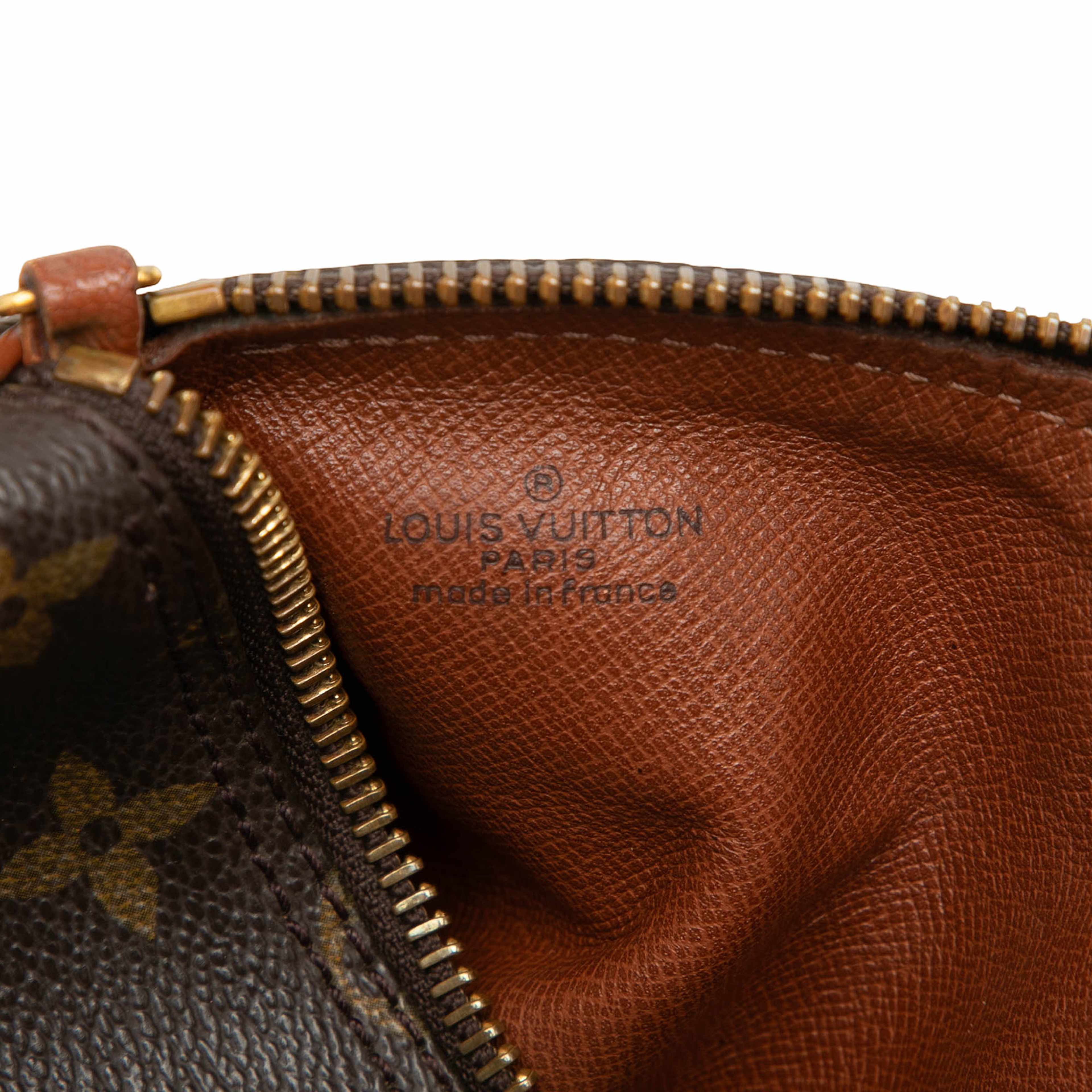 Louis Vuitton Monogram Papillon 30, från Luxclusif, i färgen brun. Klicka för att öppna bilden i stort format
