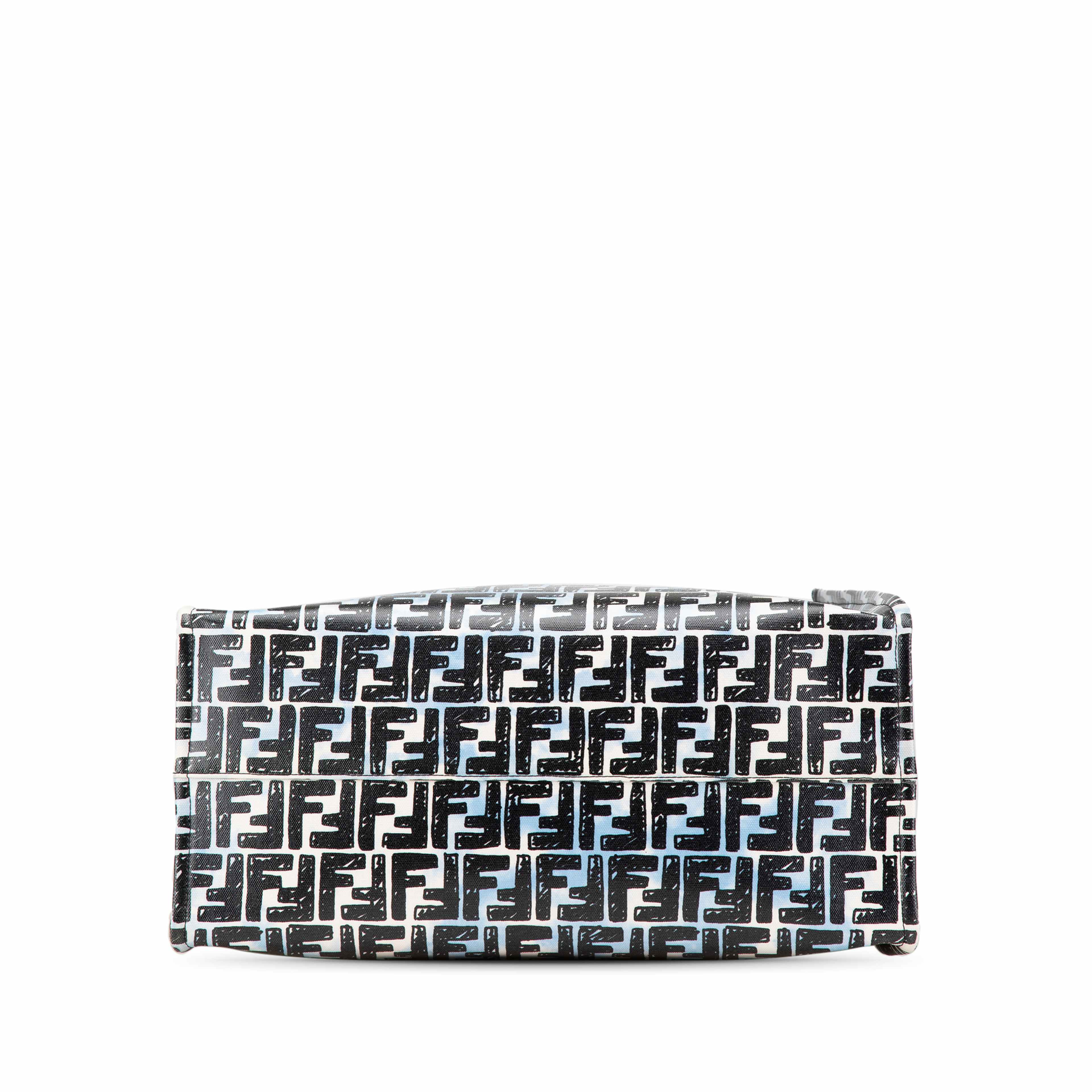 Fendi Joshua Vides Zucca Coated Canvas Cloudy Shopper Satchel, från Luxclusif, i färgen blå. Klicka för att öppna bilden i stort format