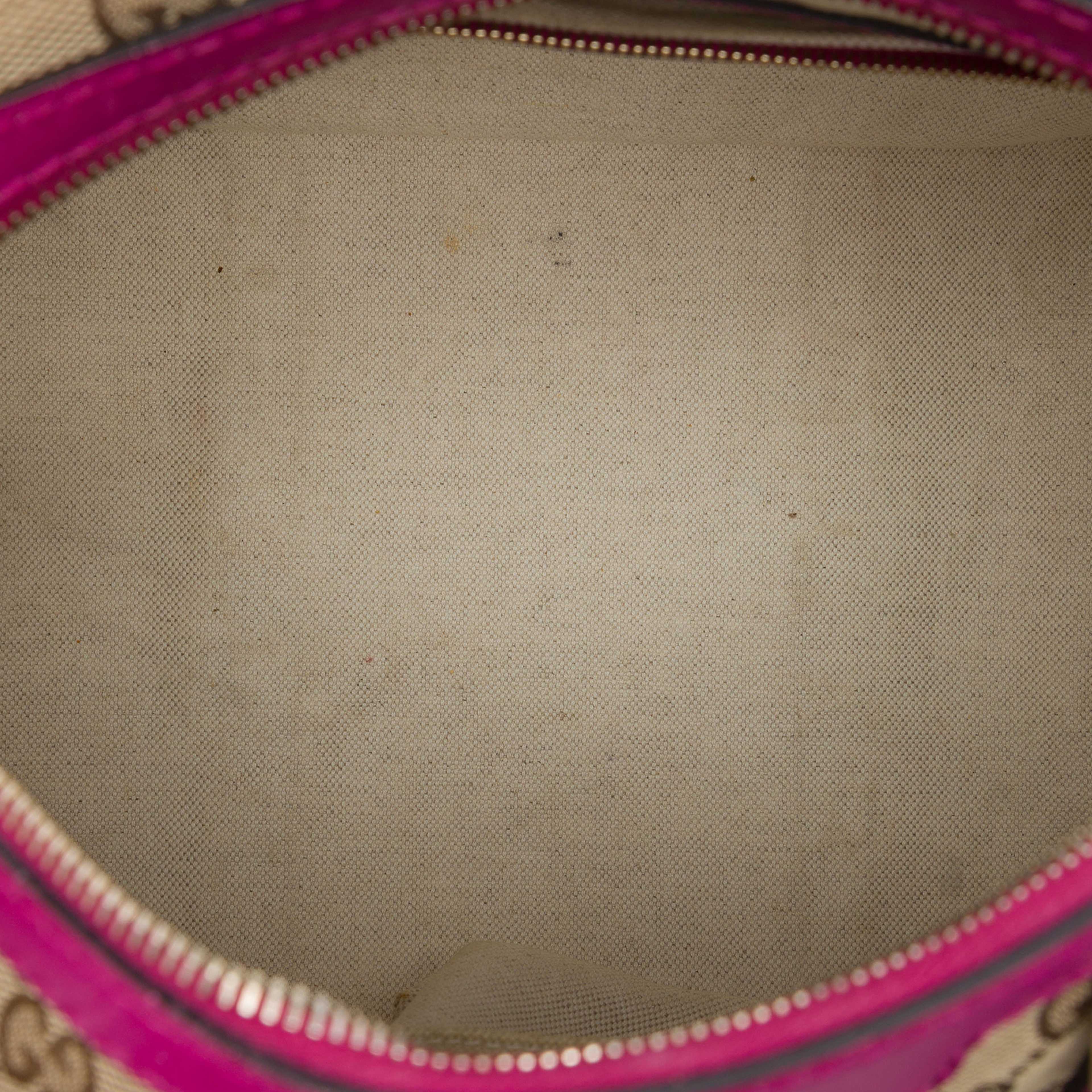 Gucci Medium Gg Canvas Joy Boston Bag, från Luxclusif, i färgen beige. Klicka för att öppna bilden i stort format