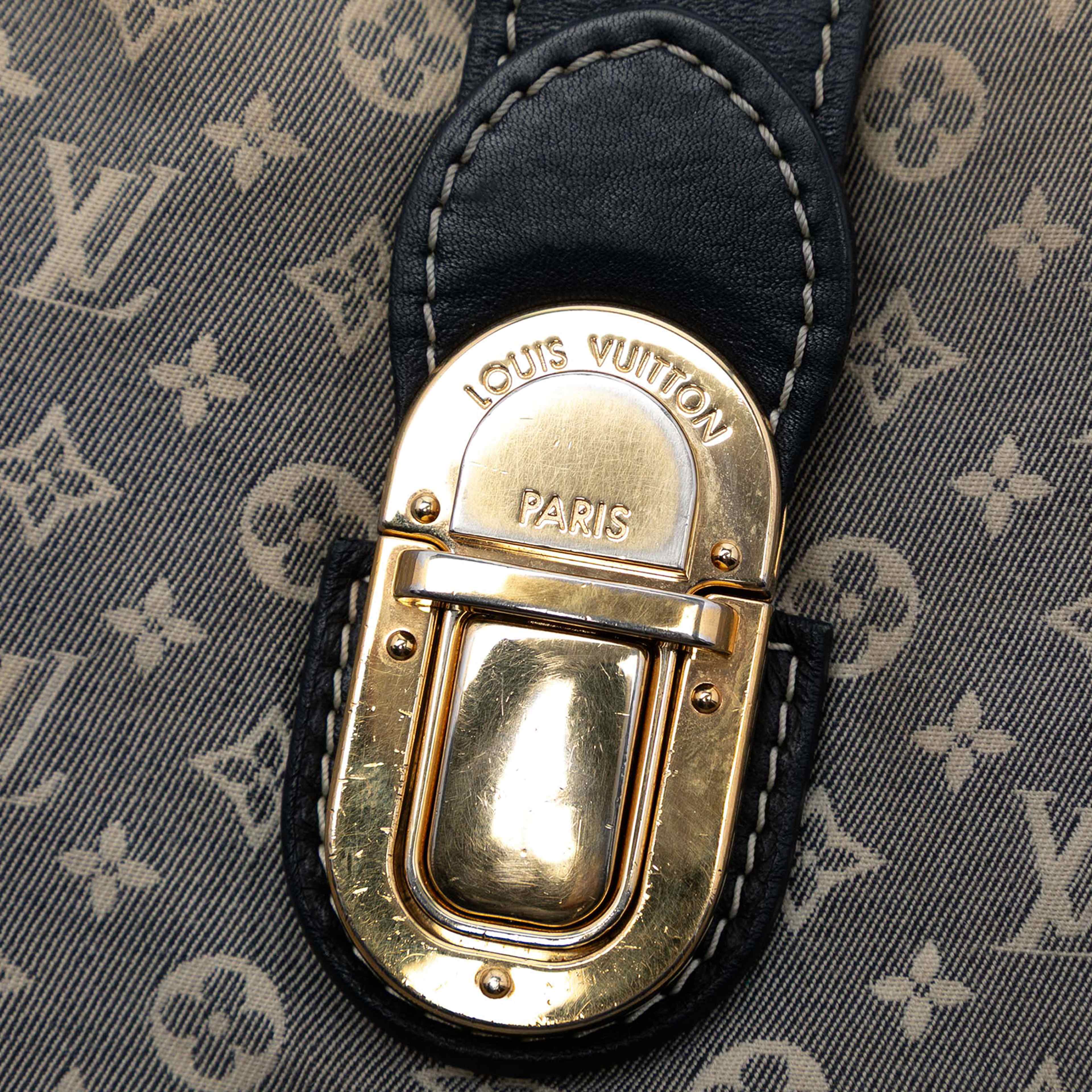 Louis Vuitton Monogram Idylle Elegie, från Luxclusif, i färgen gray. Klicka för att öppna bilden i stort format