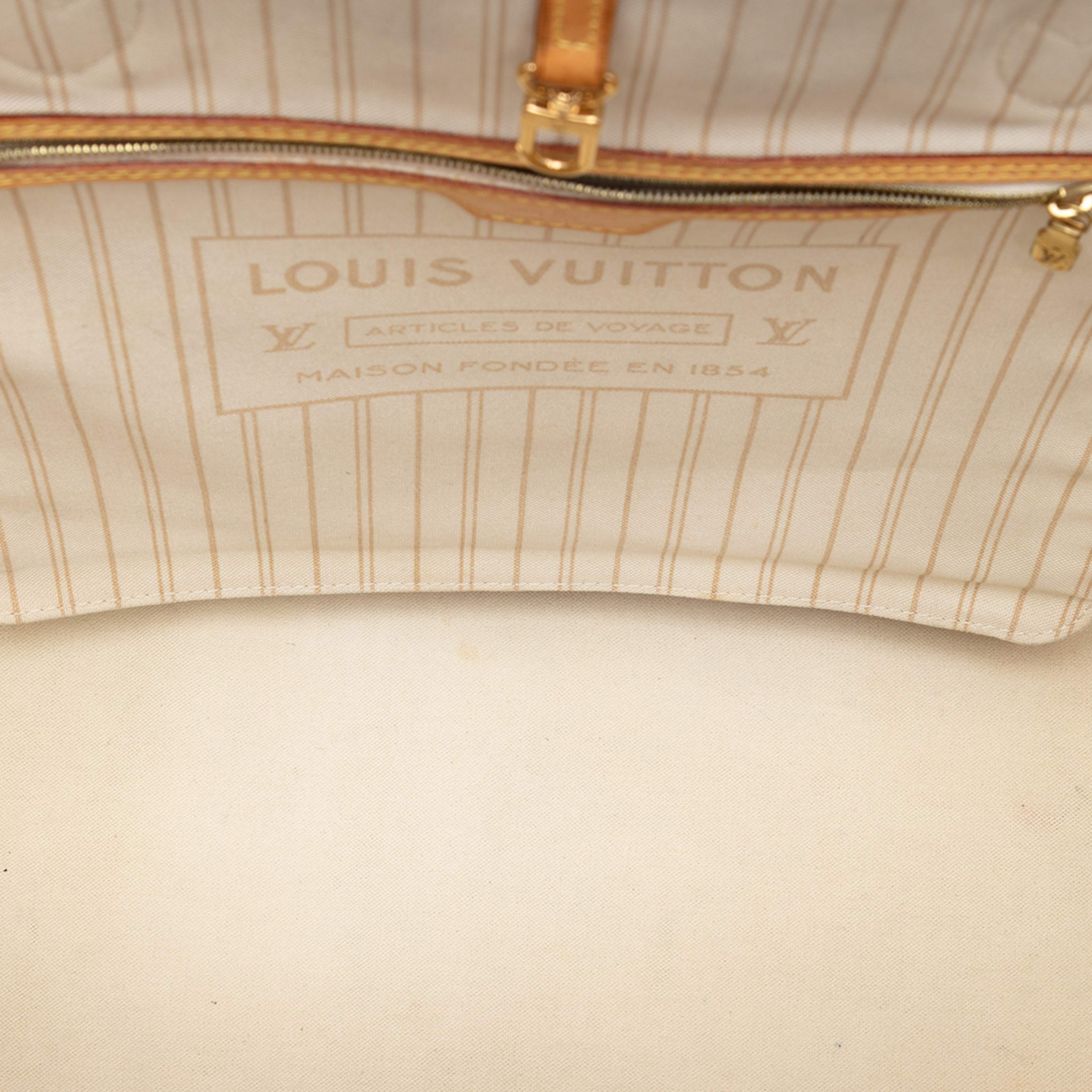 Louis Vuitton Damier Azur Neverfull Gm, från Luxclusif, i färgen white. Klicka för att öppna bilden i stort format