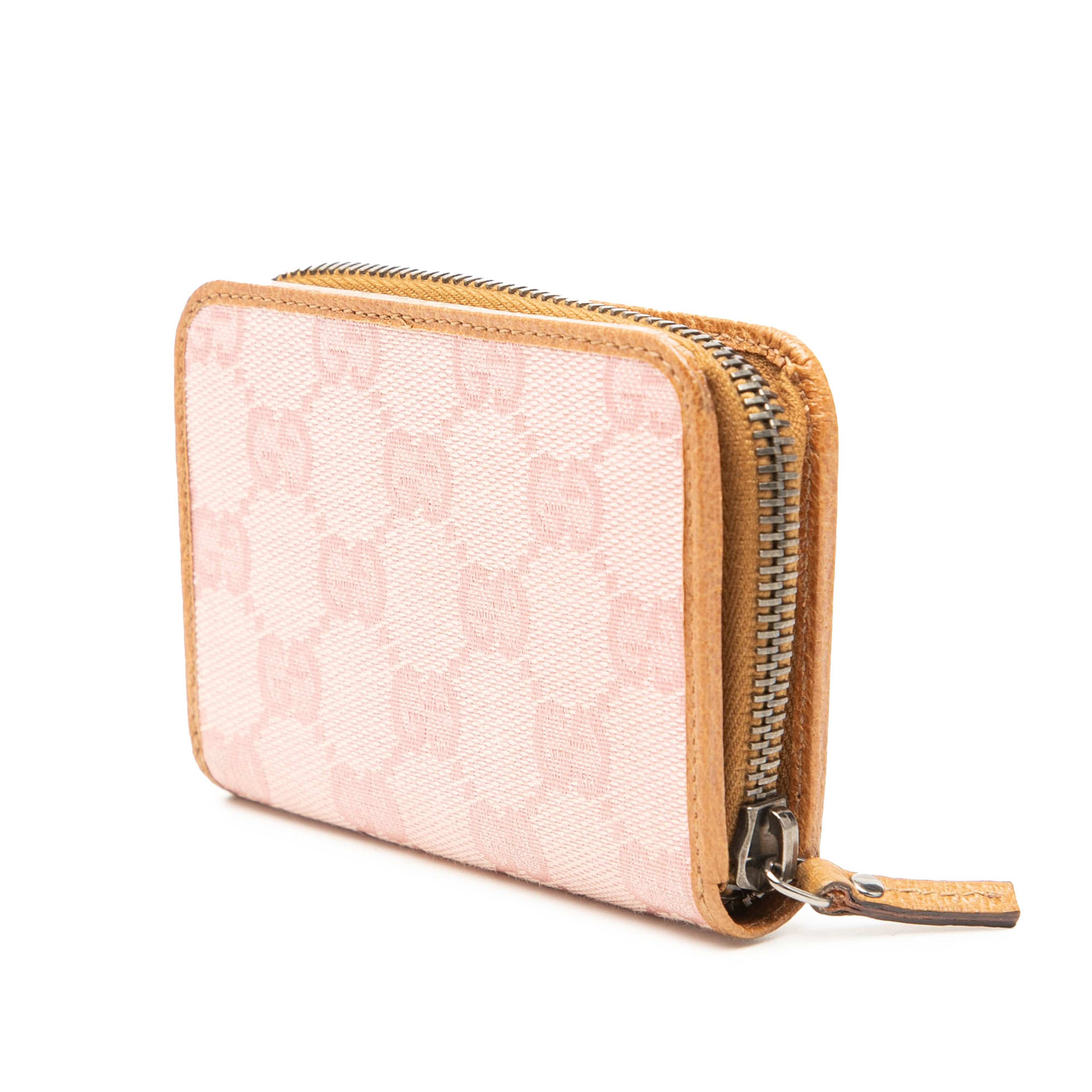 Gucci Gg Canvas Zip Coin Pouch, från Luxclusif, i färgen rosa. Klicka för att öppna bilden i stort format