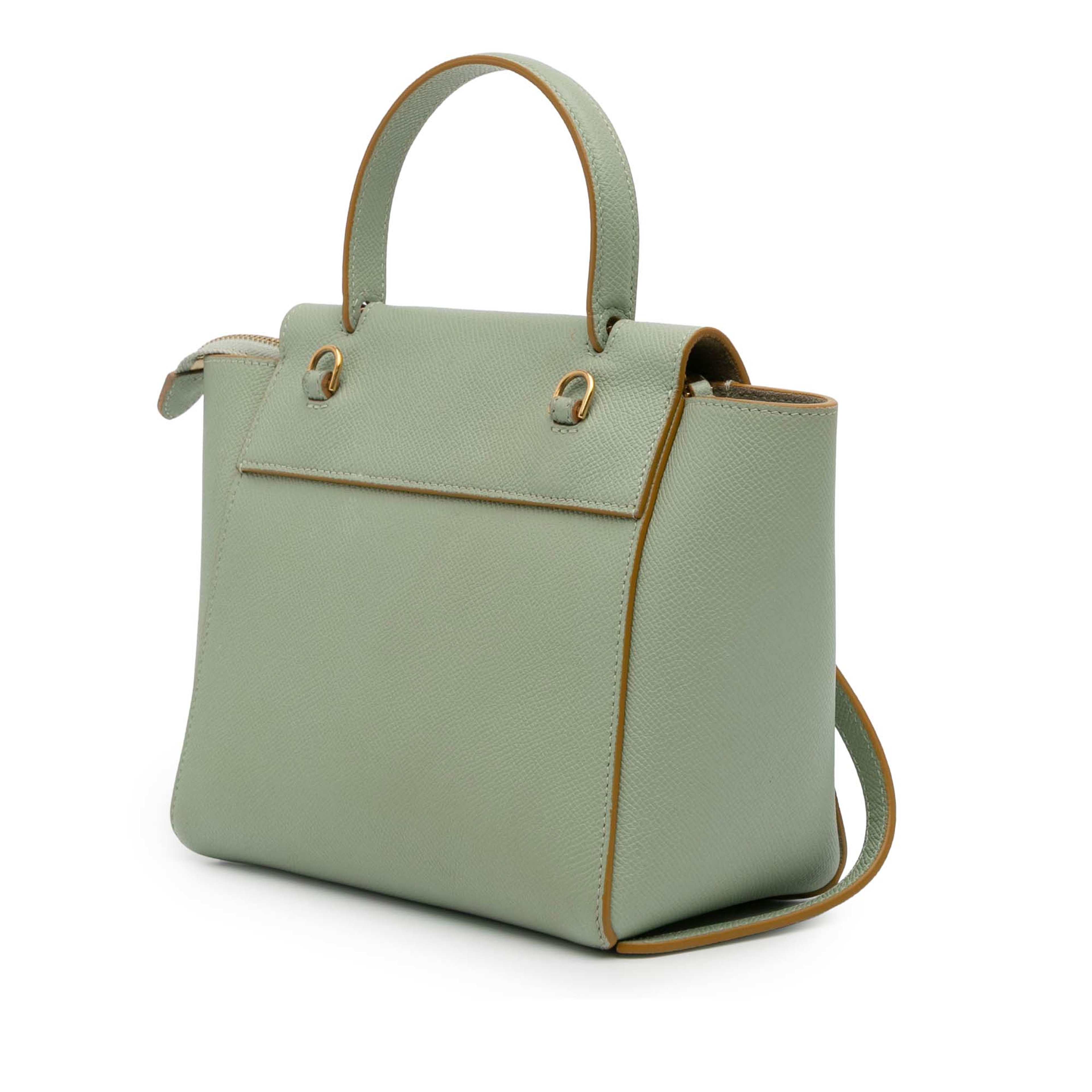 Celine Nano Grained Calfskin Belt Bag, från Luxclusif, i färgen grön. Klicka för att öppna bilden i stort format