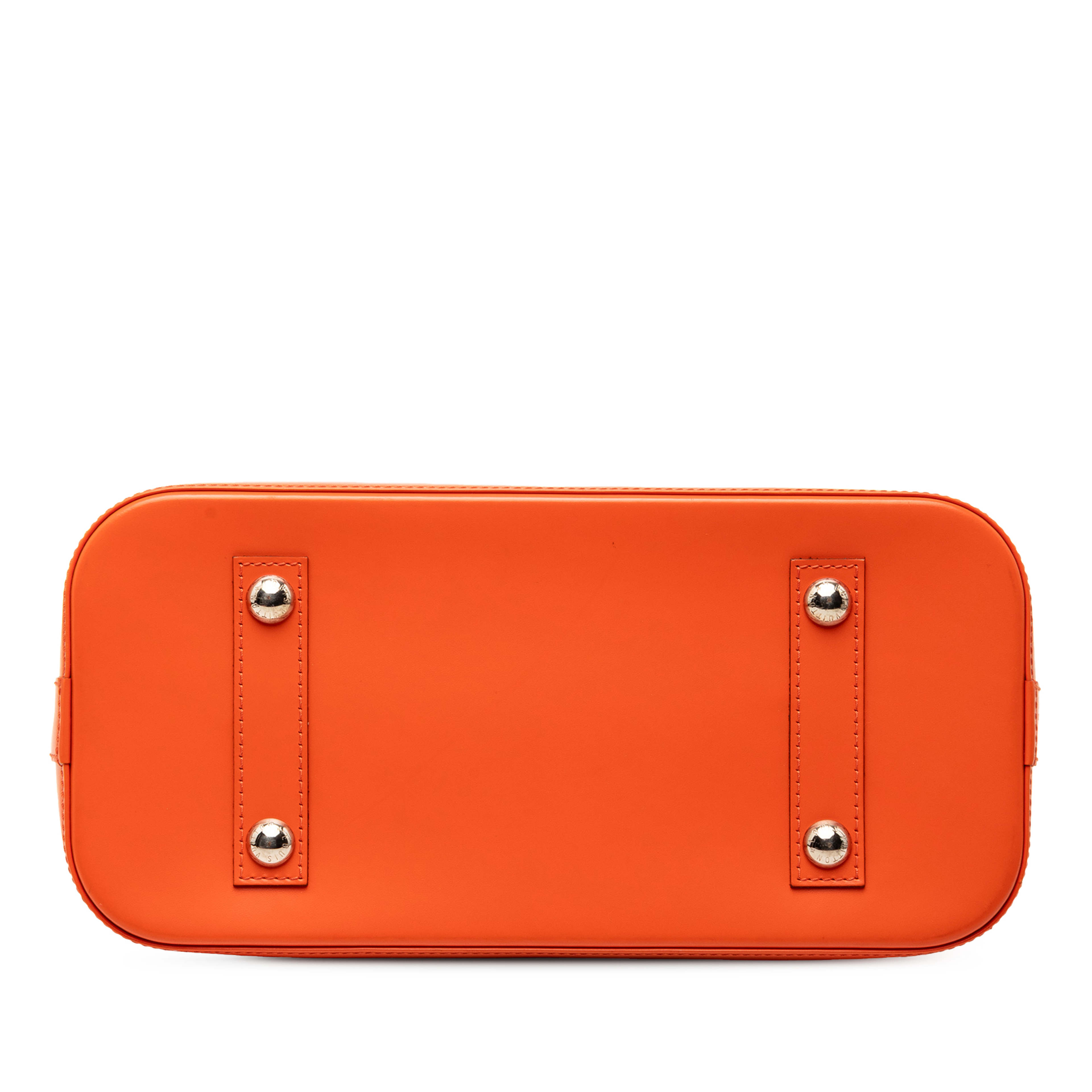 Louis Vuitton Epi Alma Pm, från Luxclusif, i färgen dark orange. Klicka för att öppna bilden i stort format