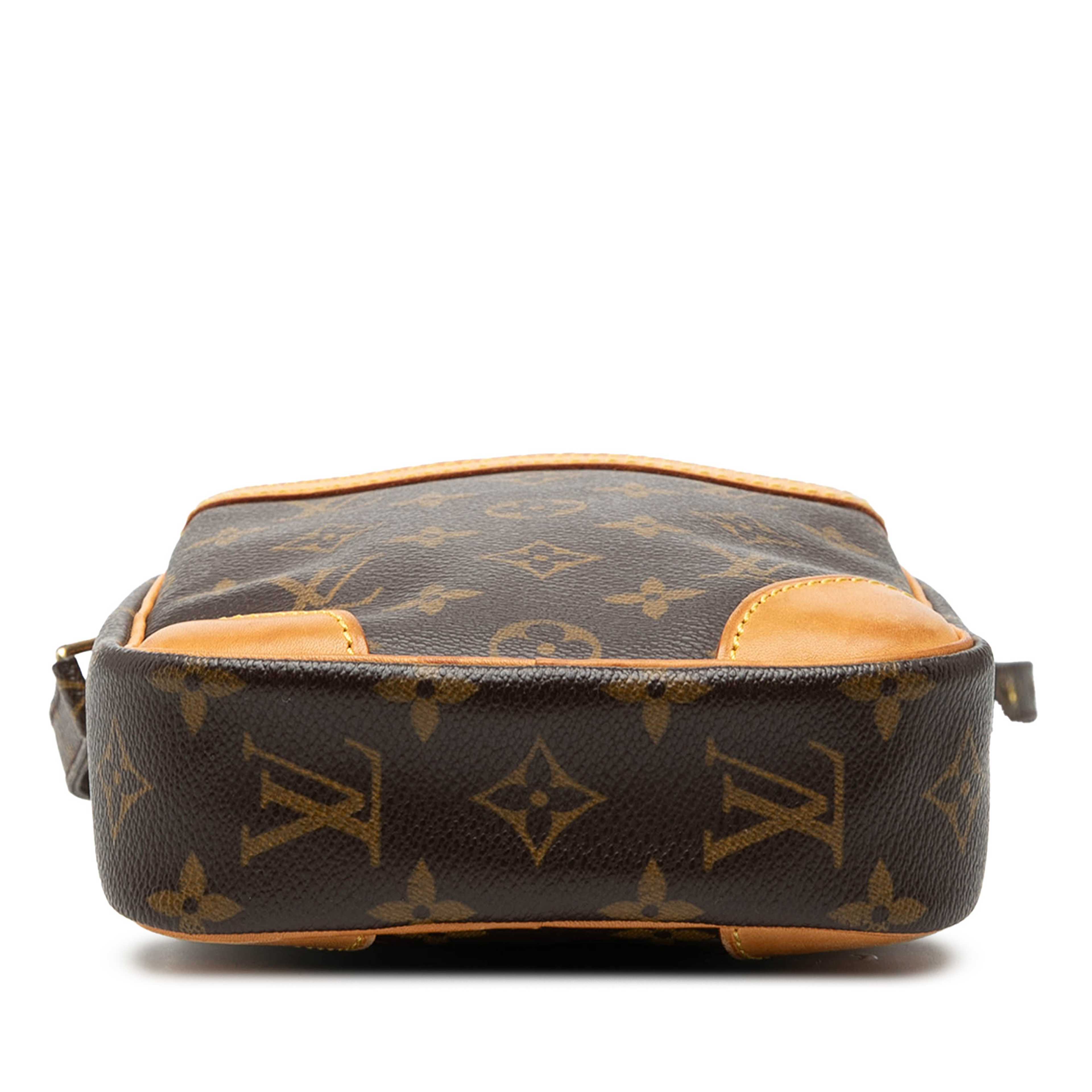 Louis Vuitton Monogram Danube, från Luxclusif, i färgen brown. Klicka för att öppna bilden i stort format