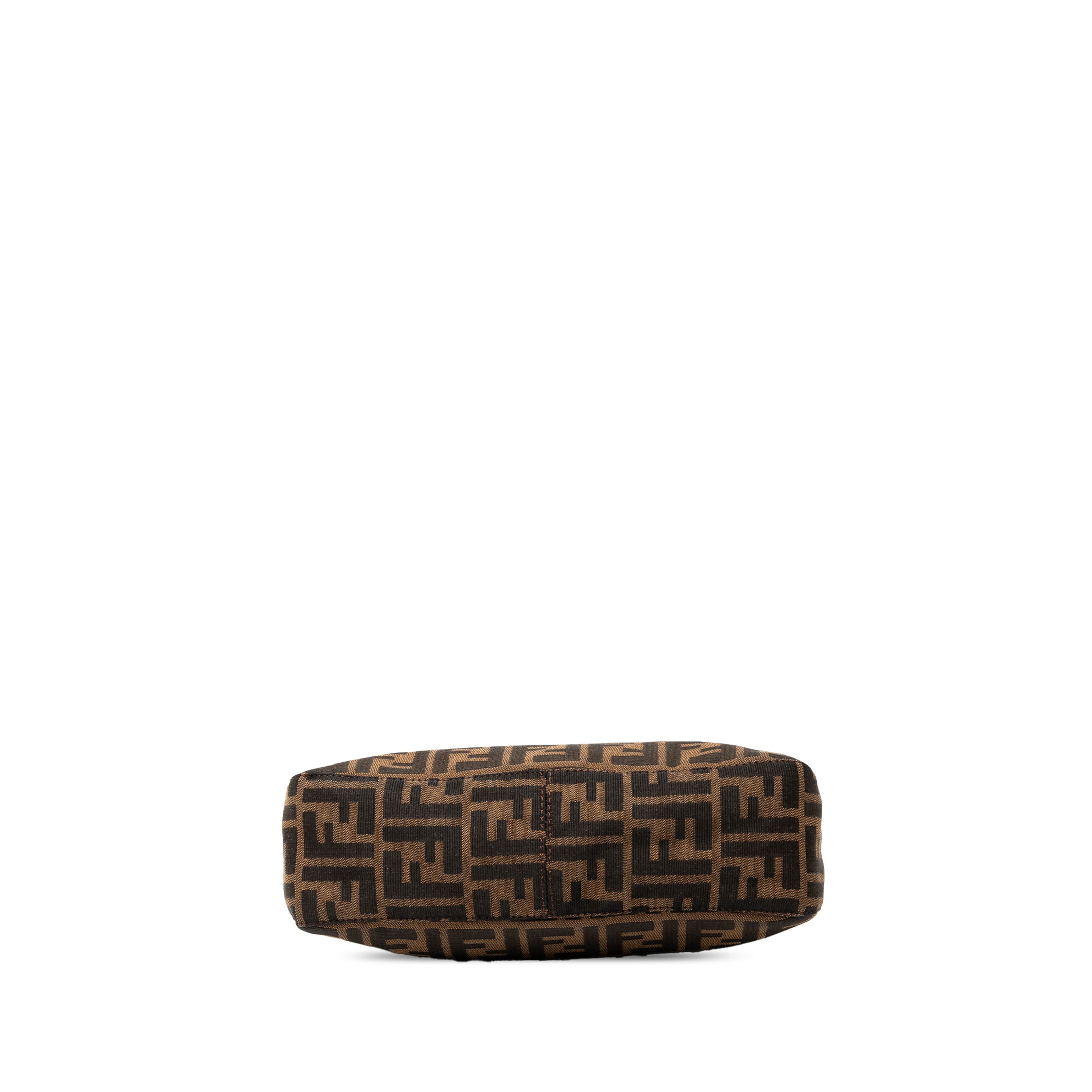 Fendi Zucca Canvas Shoulder Bag, från Luxclusif, i färgen brown. Klicka för att öppna bilden i stort format