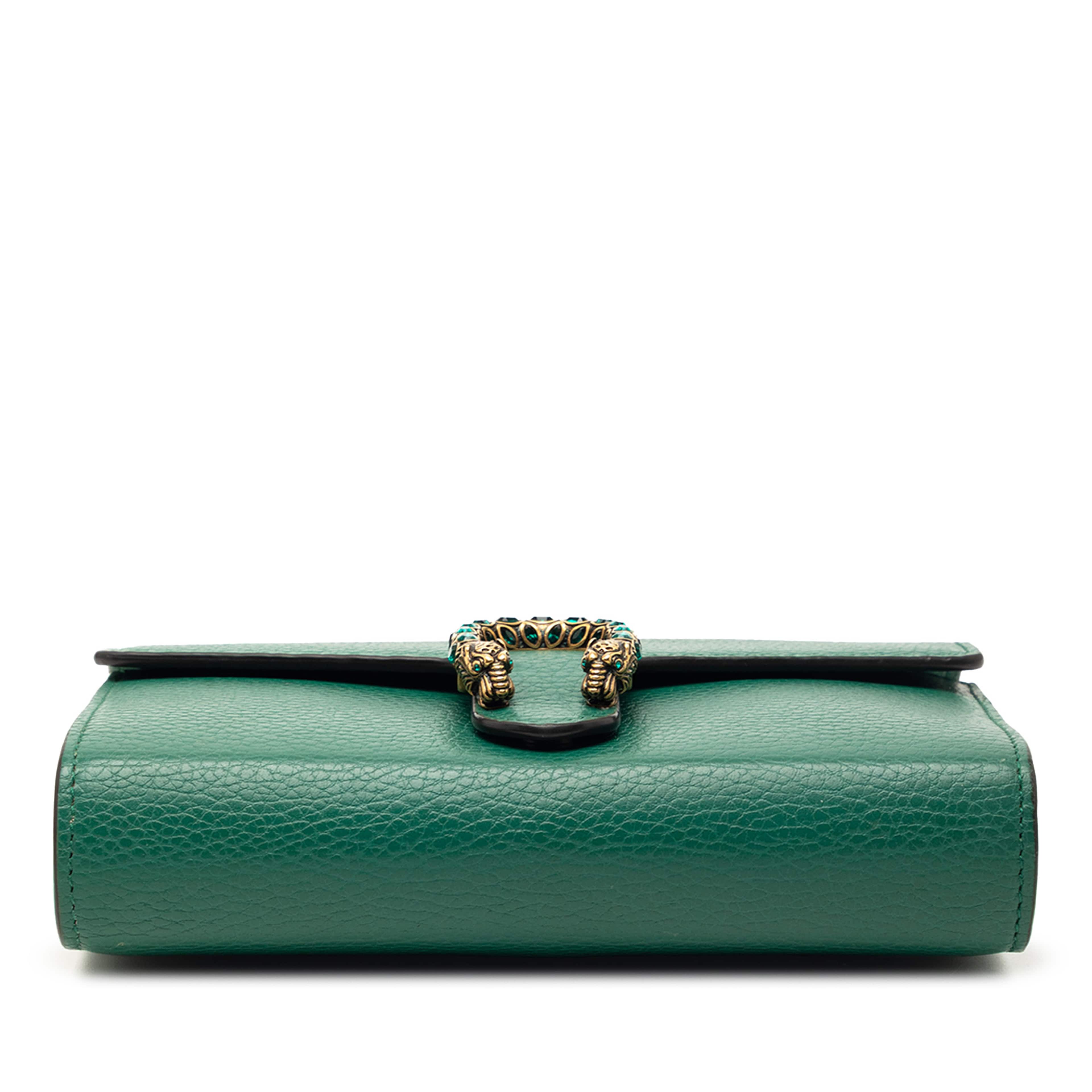 Gucci Leather Dionysus Wallet On Chain, från Luxclusif, i färgen green. Klicka för att öppna bilden i stort format