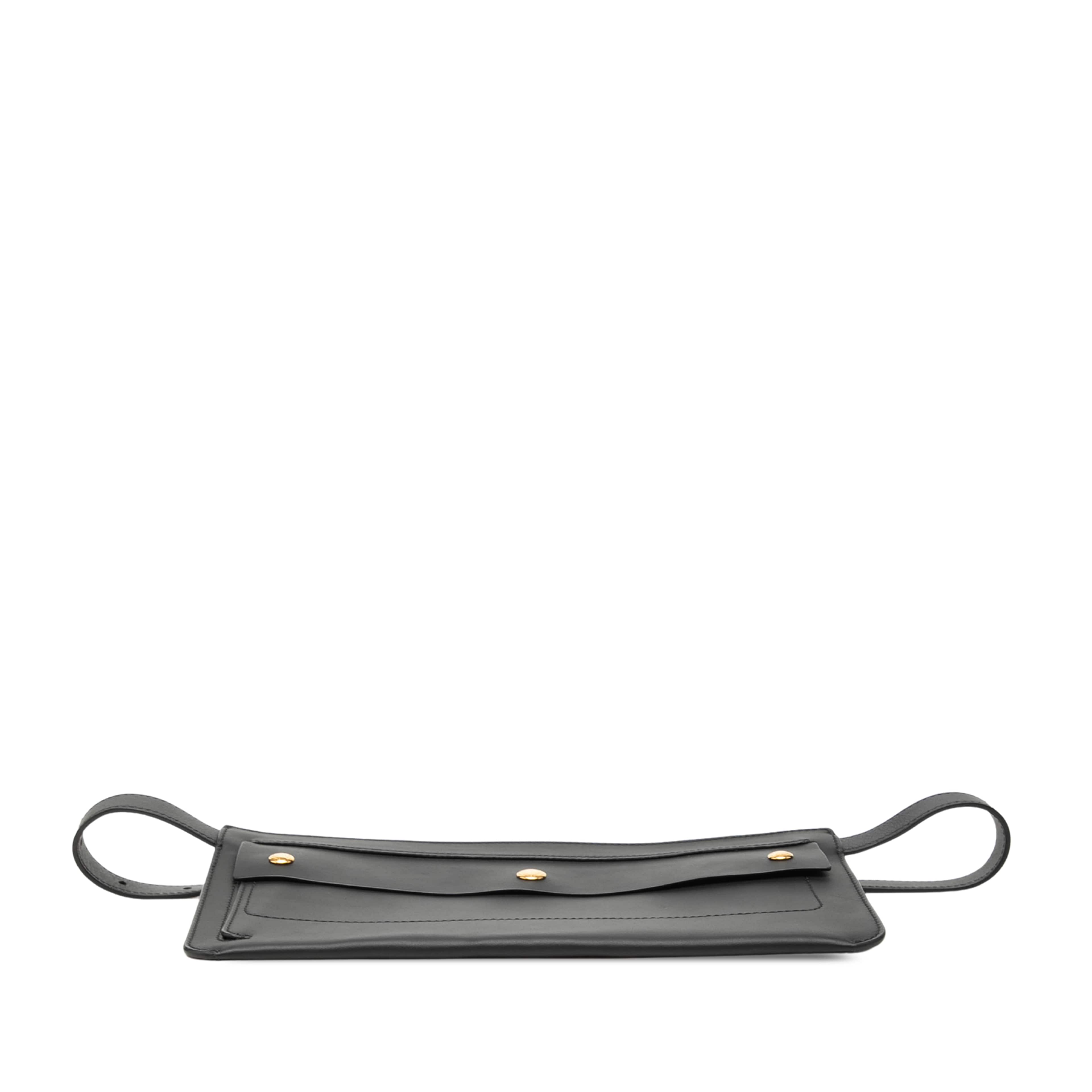 Burberry Leather Belt Bag, från Luxclusif, i färgen svart. Klicka för att öppna bilden i stort format