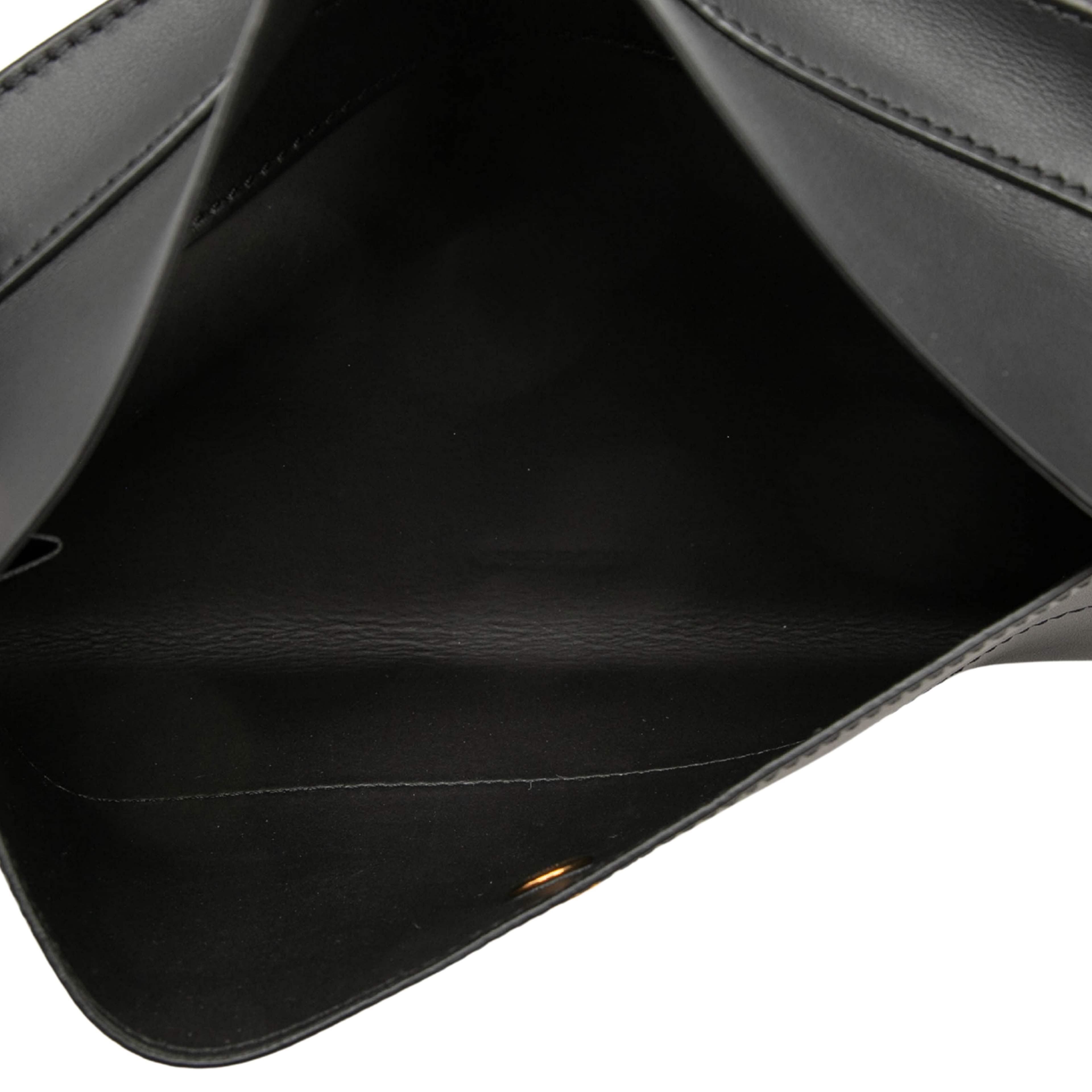 Burberry Leather Belt Bag, från Luxclusif, i färgen svart. Klicka för att öppna bilden i stort format