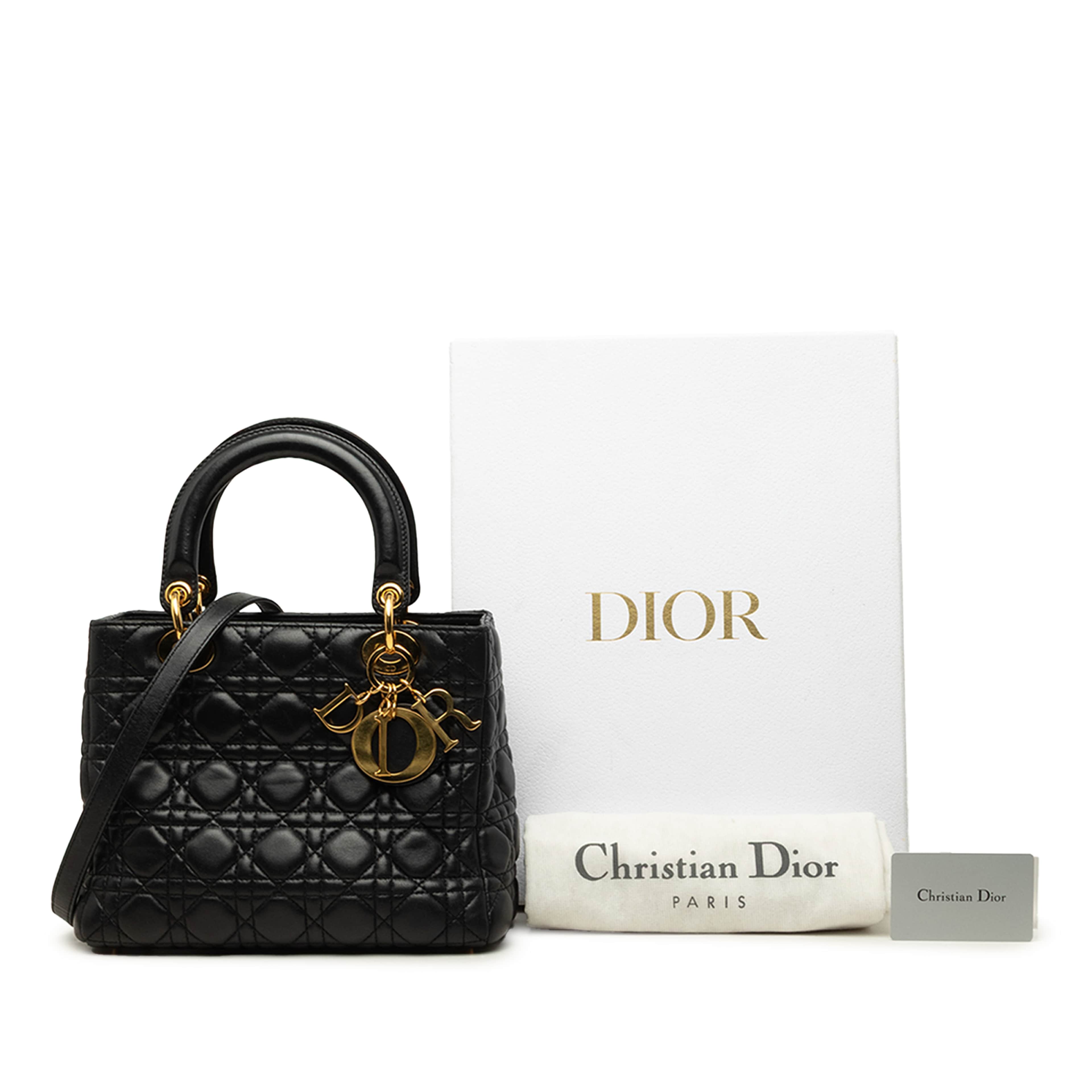 Dior Medium Lambskin Cannage Lady Dior, från Luxclusif, i färgen svart. Klicka för att öppna bilden i stort format