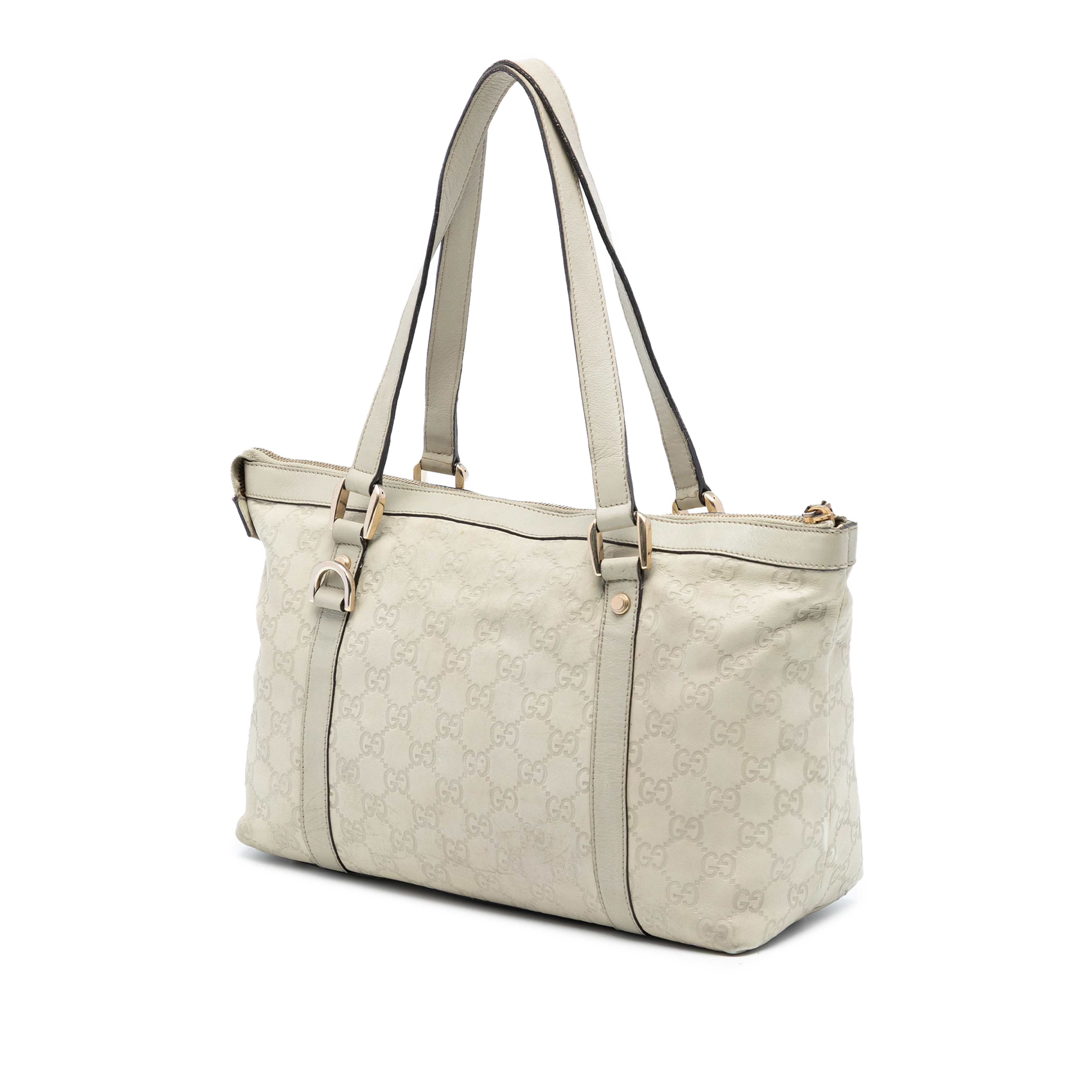 Gucci Guccissima Abbey D Ring Tote, från Luxclusif, i färgen white. Klicka för att öppna bilden i stort format