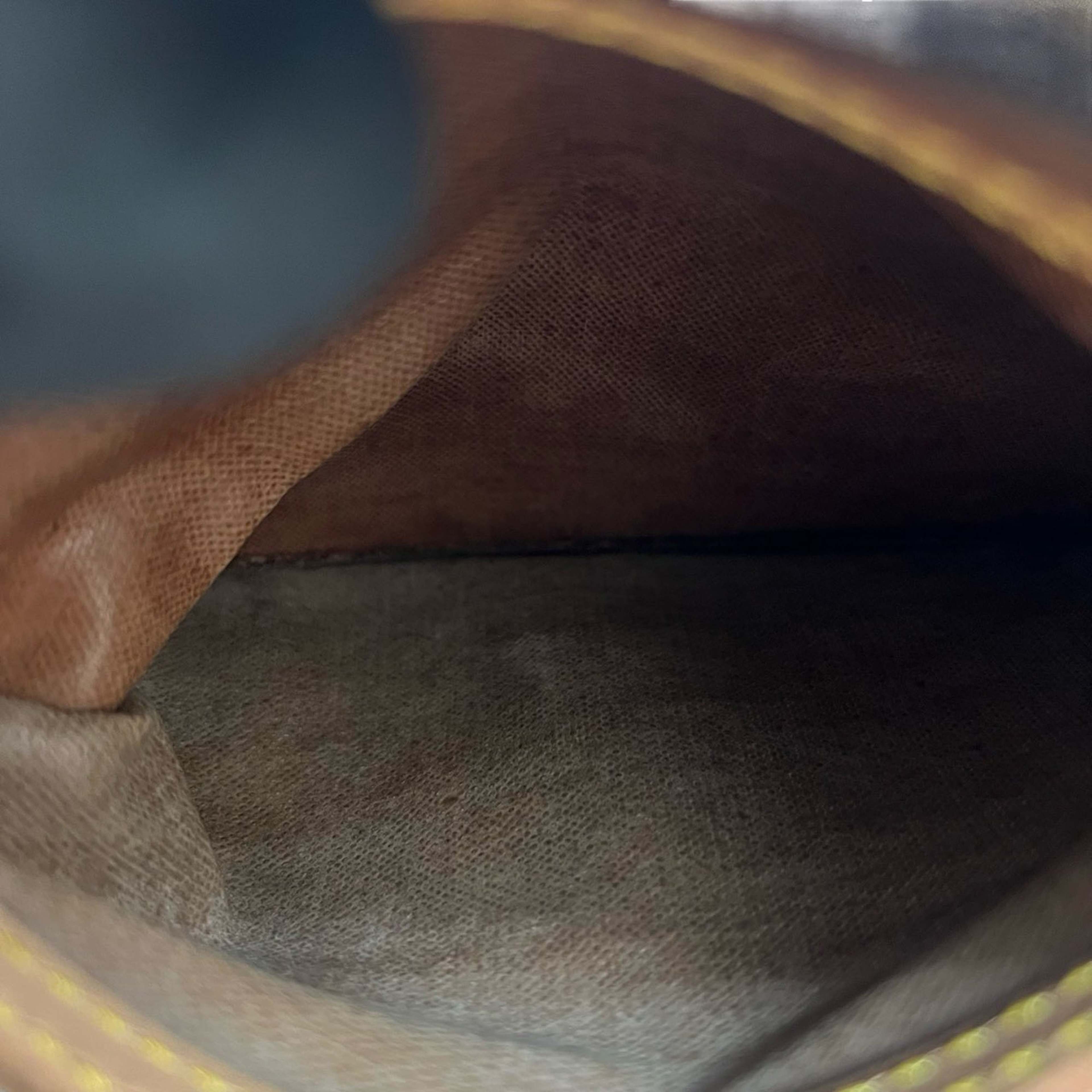 Louis Vuitton Monogram Speedy 40, från Luxclusif, i färgen brown. Klicka för att öppna bilden i stort format