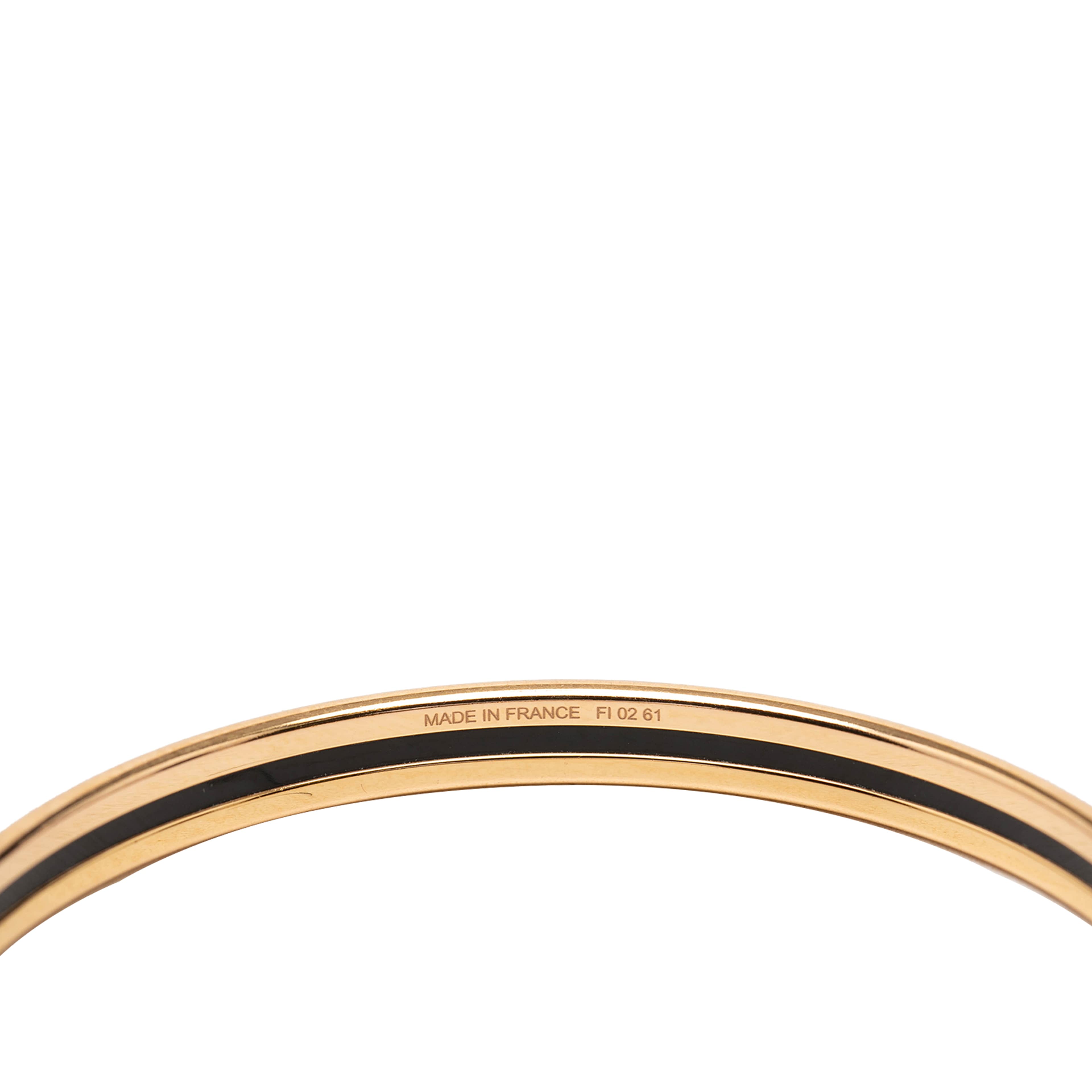 Hermès Extra Narrow Enamel Uni Bangle 62, från Luxclusif, i färgen light blue. Klicka för att öppna bilden i stort format