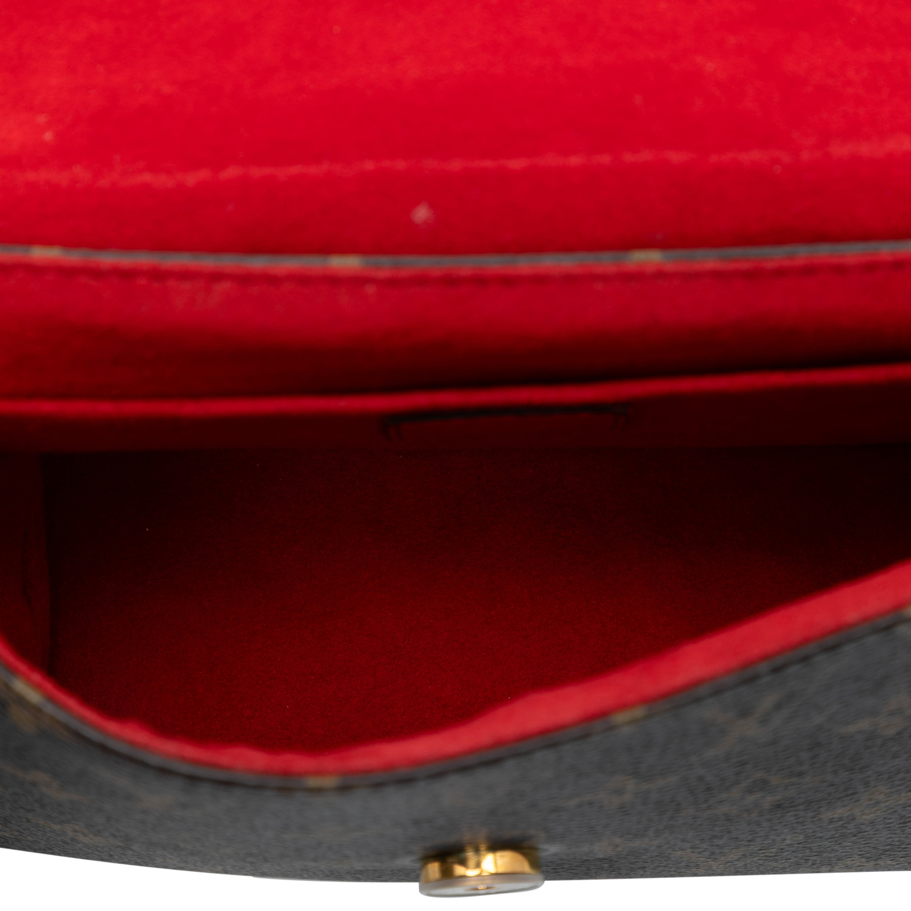 Louis Vuitton Monogram Locky Bb, från Luxclusif, i färgen brown. Klicka för att öppna bilden i stort format