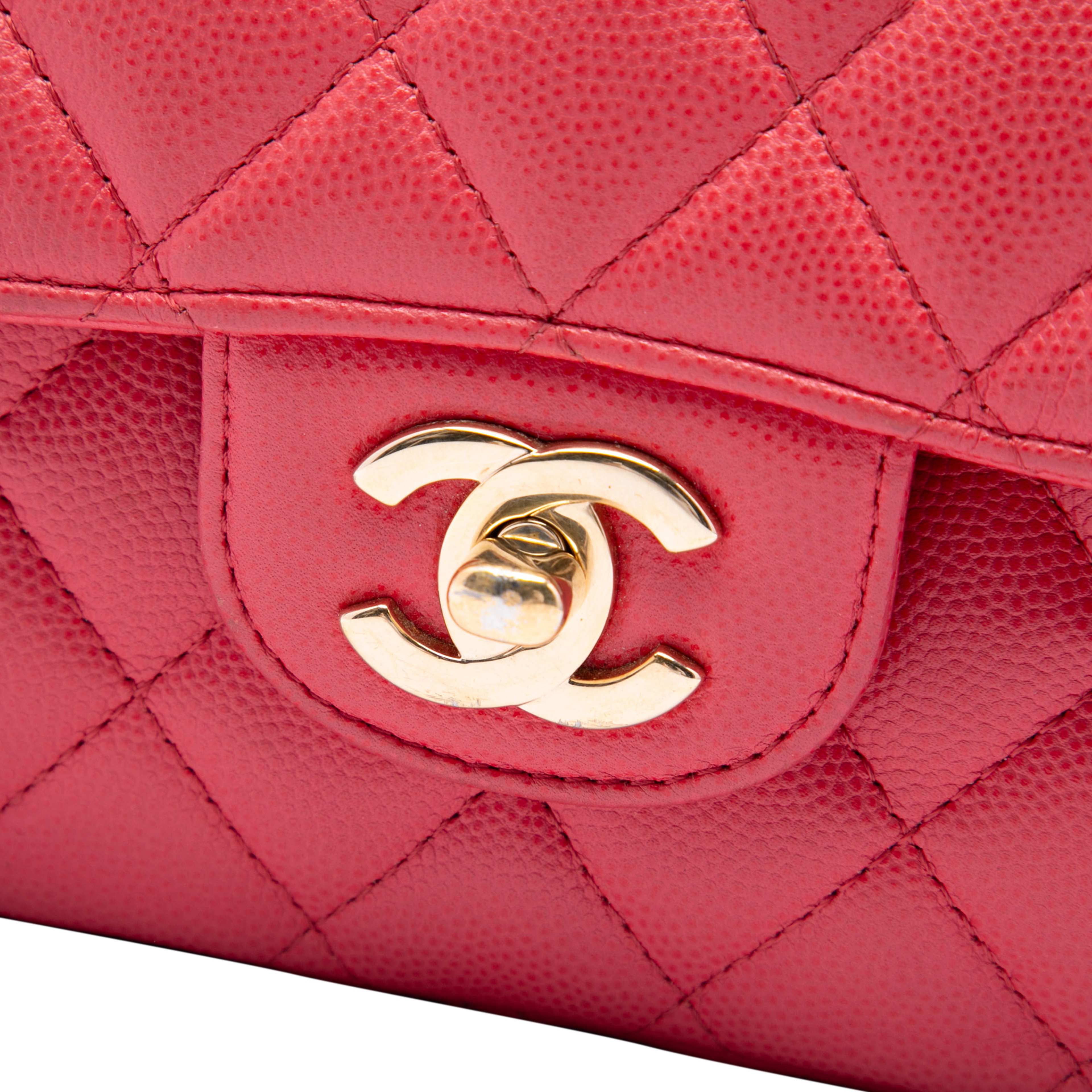 Chanel Medium Classic Caviar Double Flap, från Luxclusif, i färgen rosa. Klicka för att öppna bilden i stort format