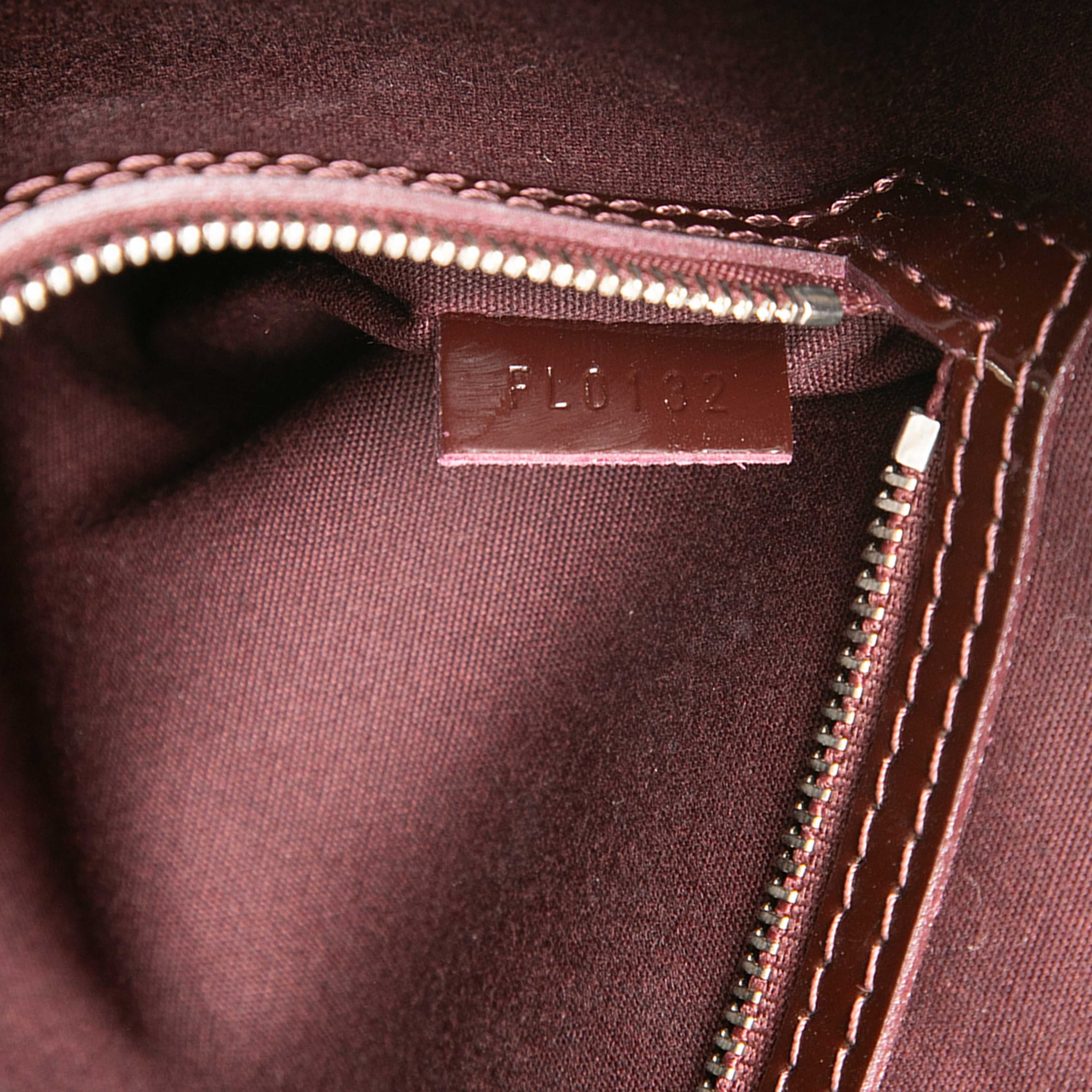 Louis Vuitton Electric Epi Brea Mm, från Luxclusif, i färgen purpur. Klicka för att öppna bilden i stort format
