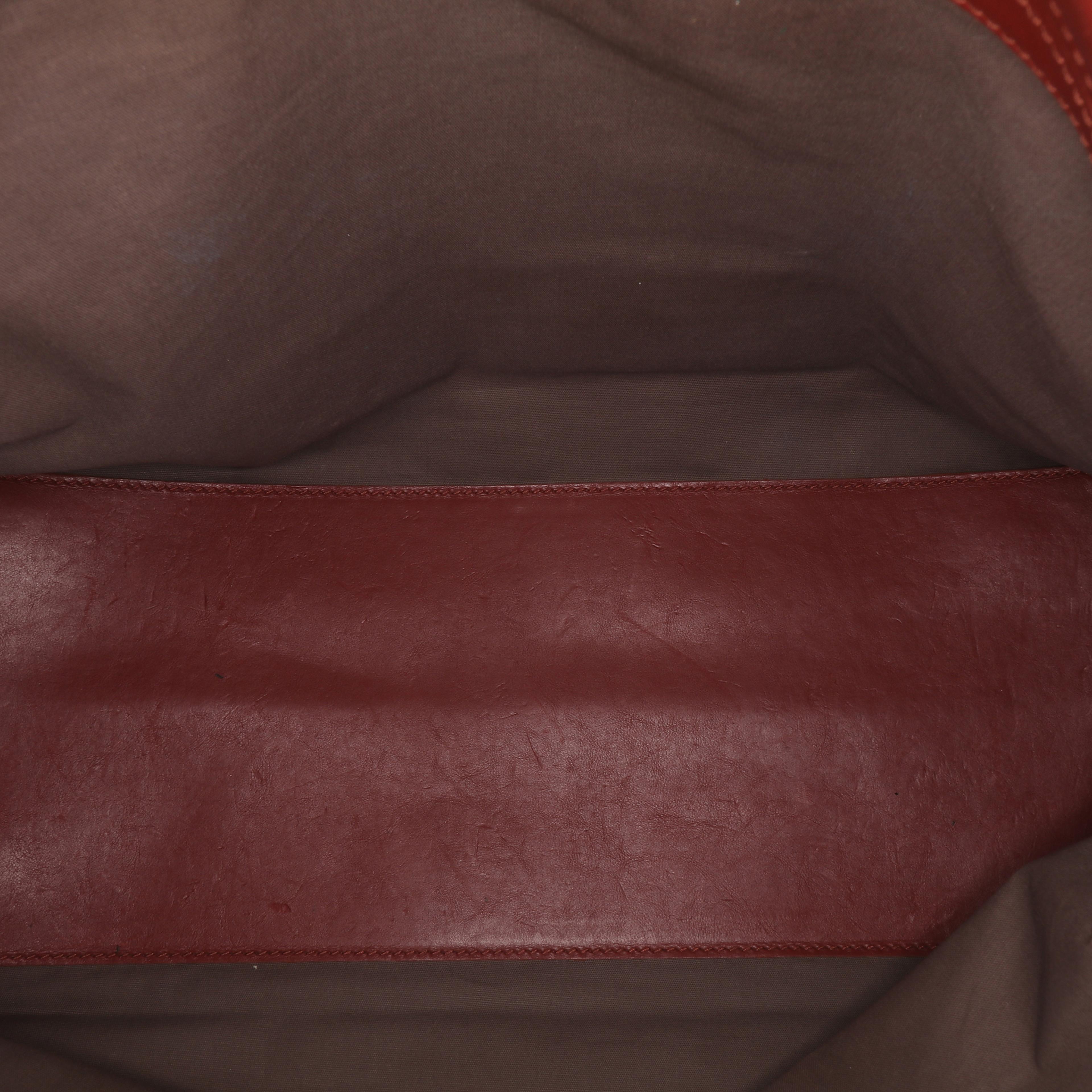 Bottega Veneta Nappa Intrecciato Flap Crossbody, från Luxclusif, i färgen dark red. Klicka för att öppna bilden i stort format
