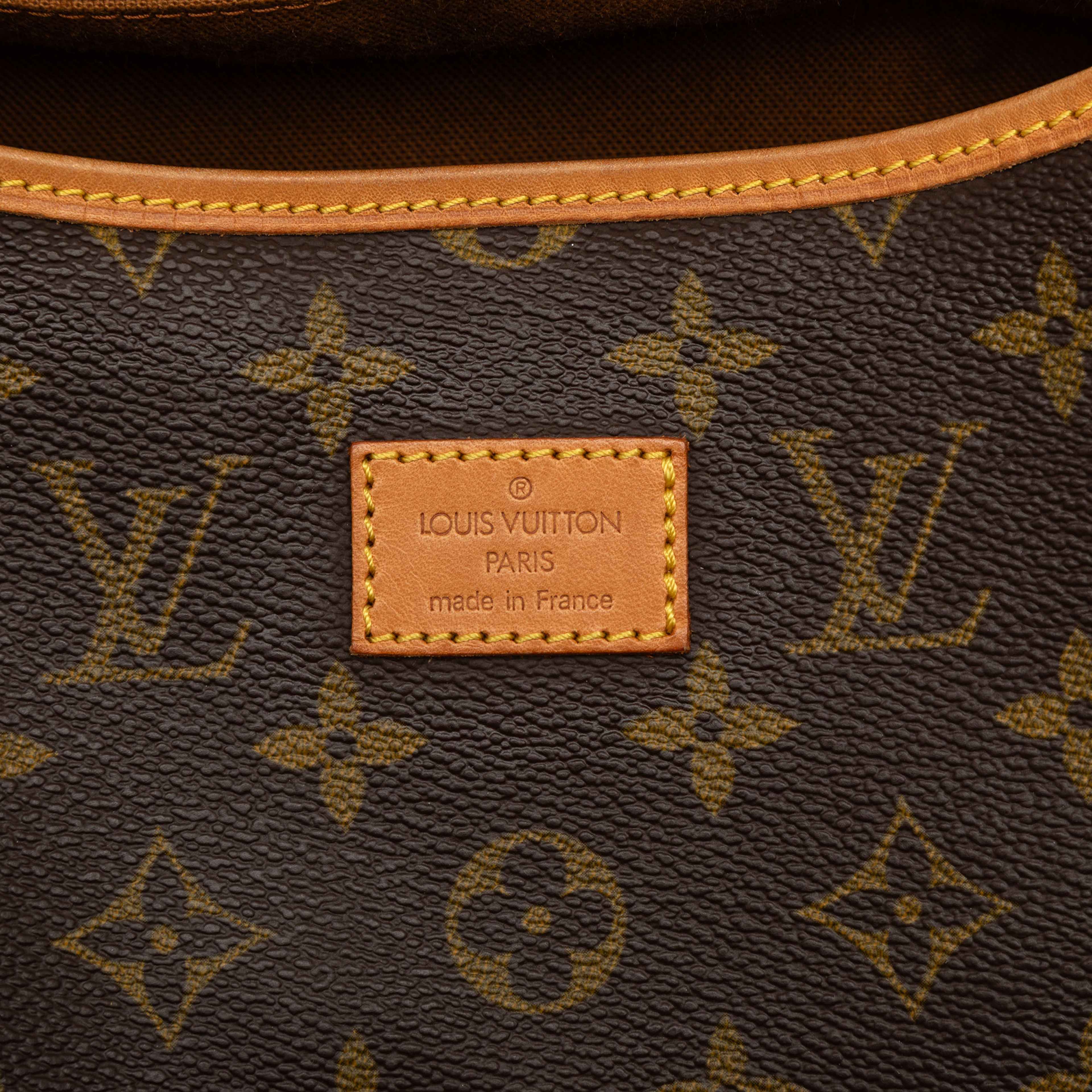 Louis Vuitton Monogram Saumur 35, från Luxclusif, i färgen brown. Klicka för att öppna bilden i stort format