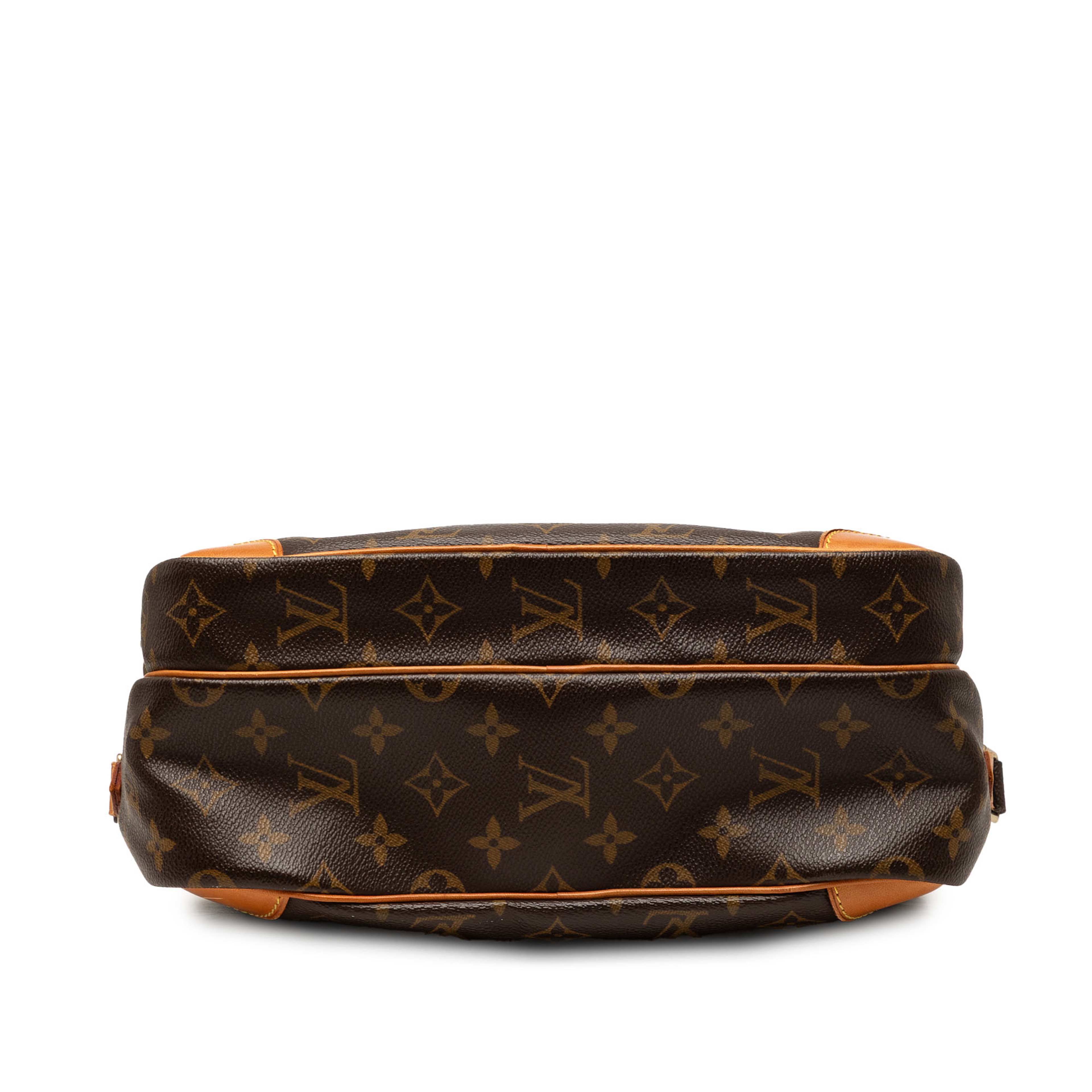 Louis Vuitton Monogram Nil Crossbody, från Luxclusif, i färgen brown. Klicka för att öppna bilden i stort format