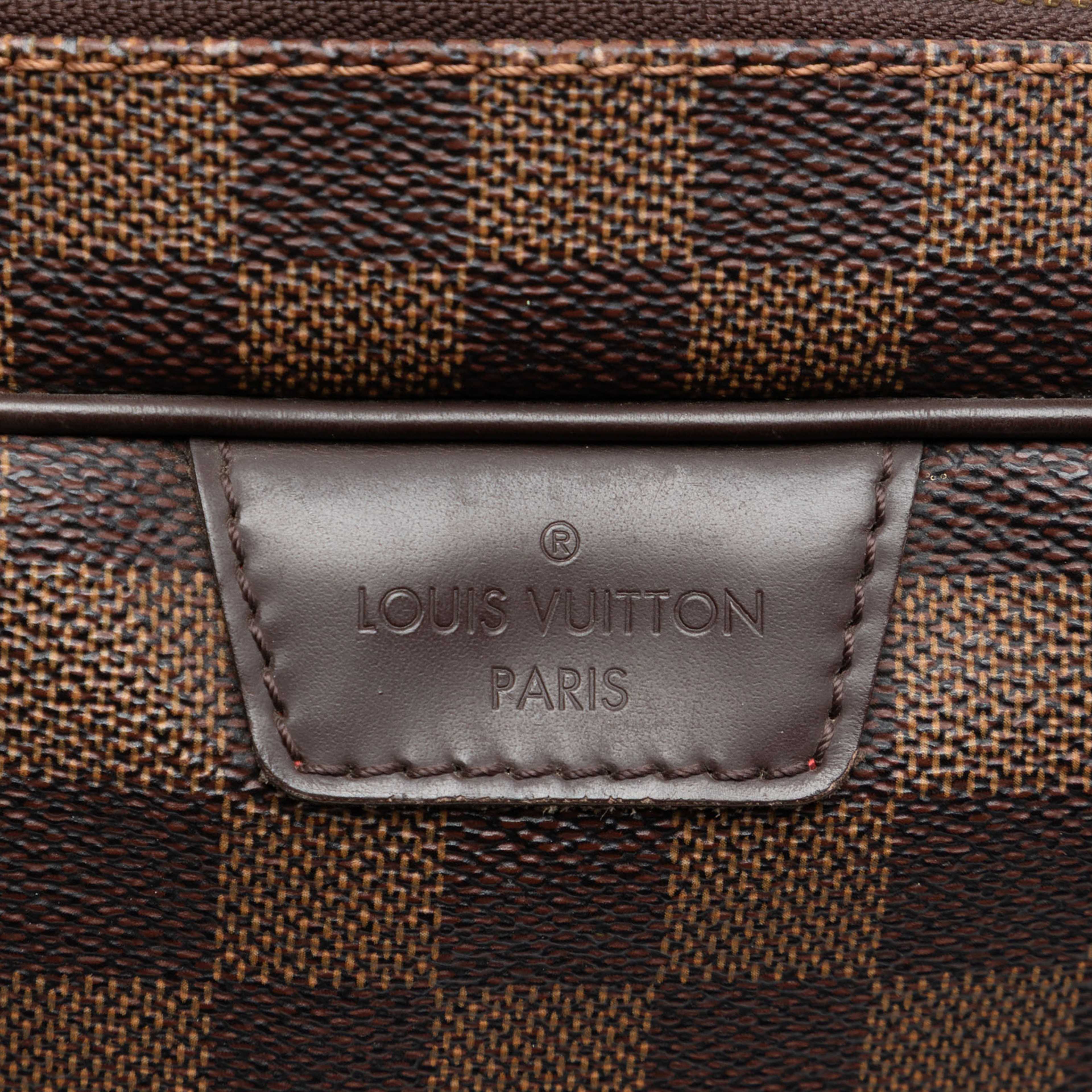Louis Vuitton Damier Ebene Rivington Gm, från Luxclusif, i färgen brown. Klicka för att öppna bilden i stort format