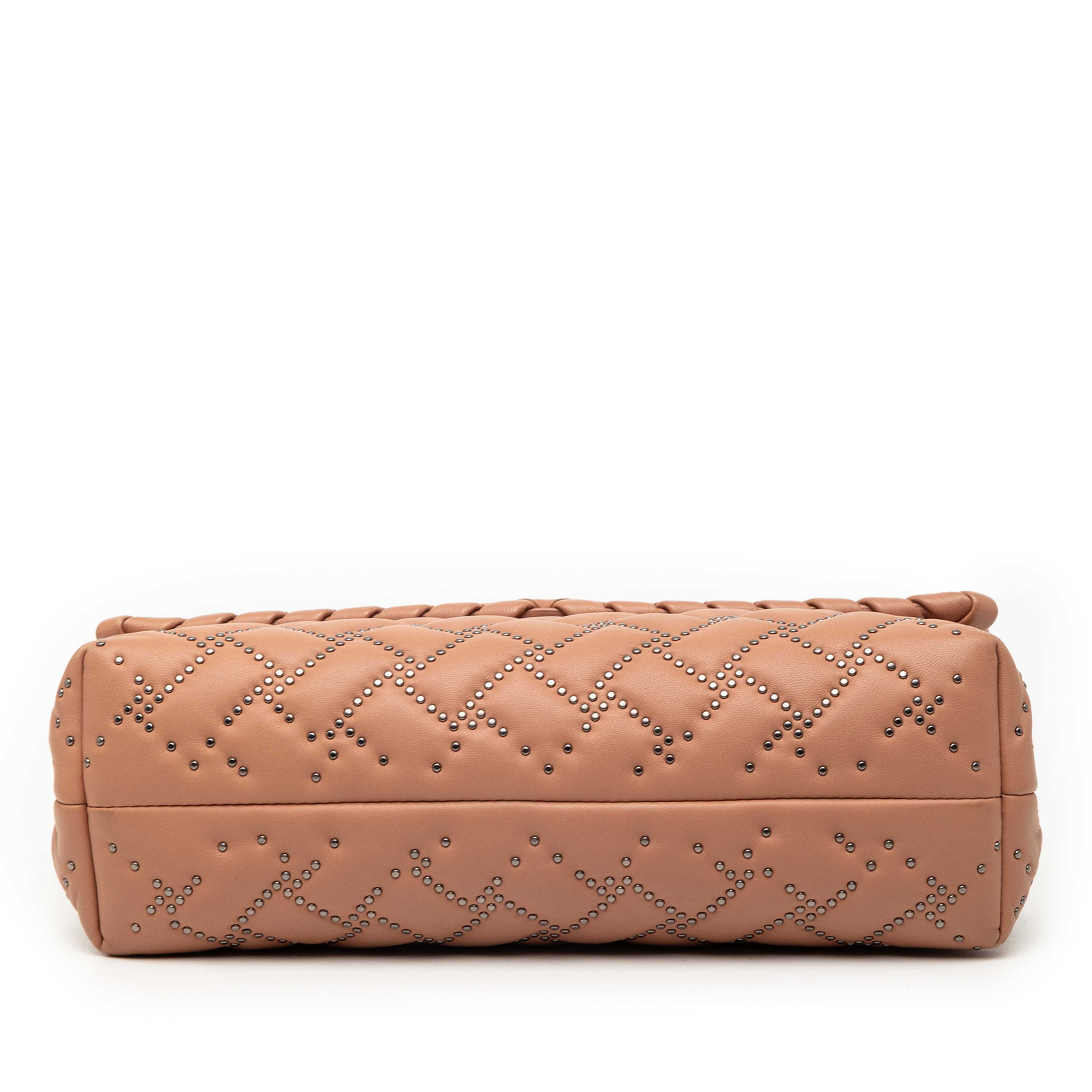 Bottega Veneta Small Nappa Intrecciato Studded Olimpia Shoulder Bag, från Luxclusif, i färgen brun. Klicka för att öppna bilden i stort format