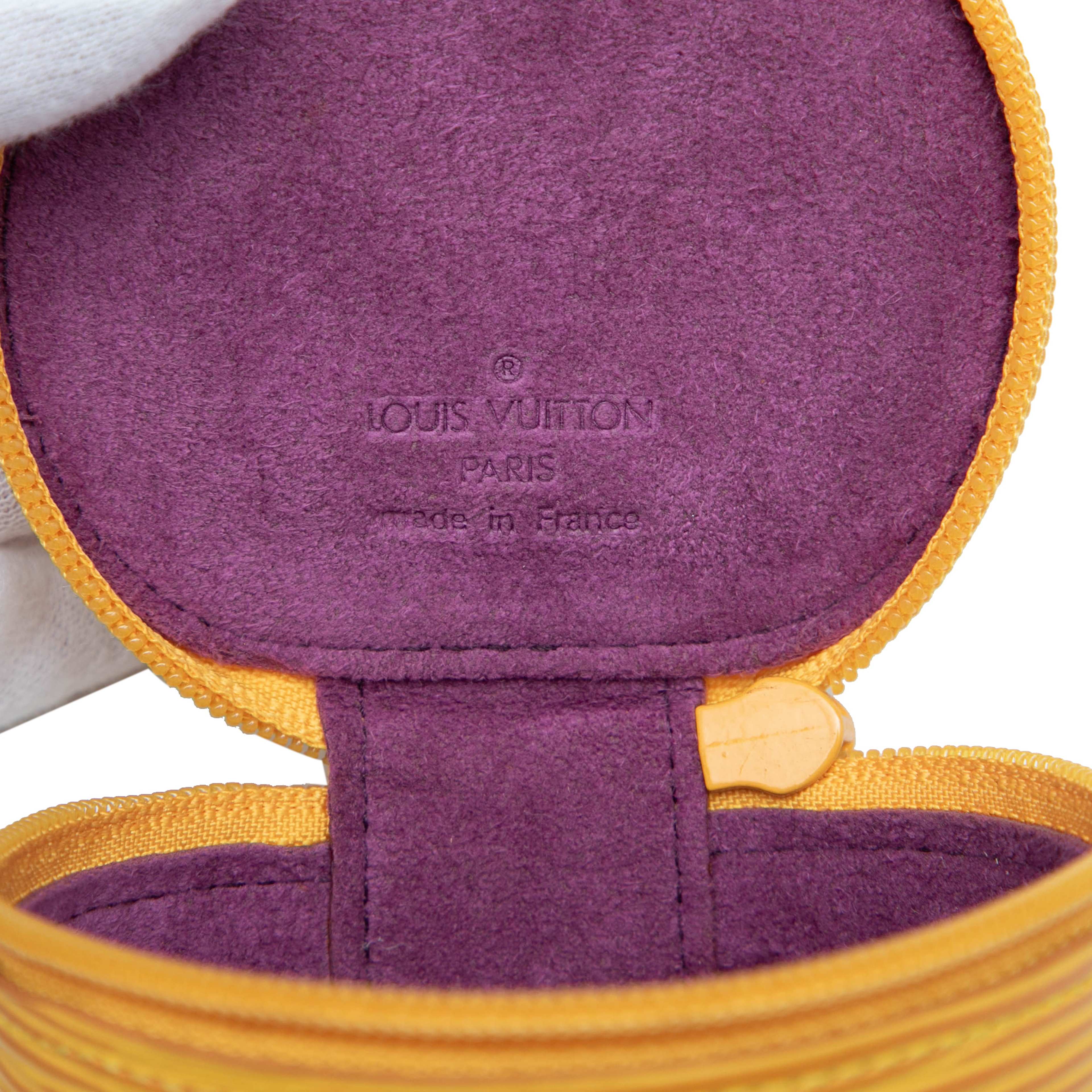 Louis Vuitton Epi Ecrin Bijoux Travel Jewelry Case, från Luxclusif, i färgen gul. Klicka för att öppna bilden i stort format