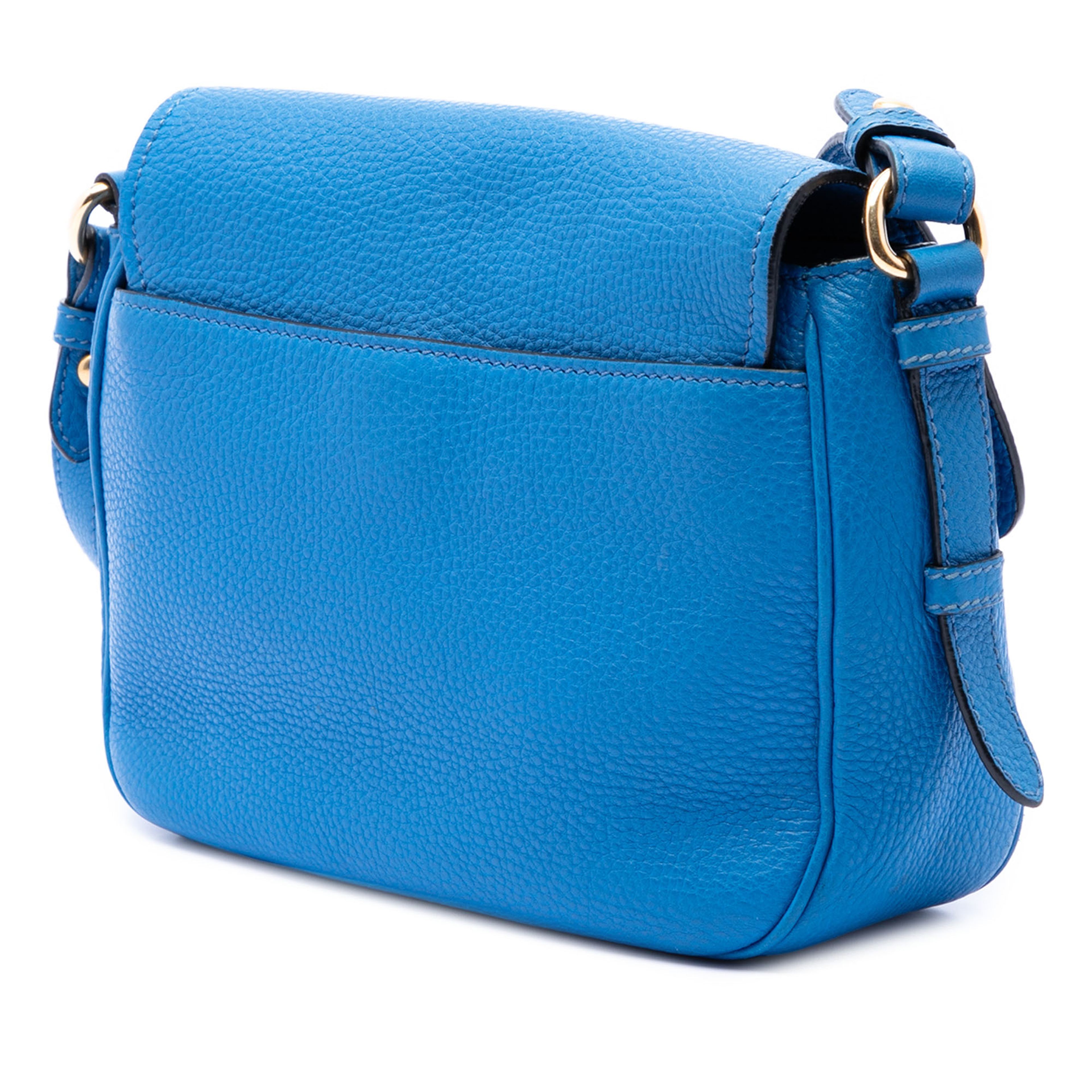 Prada Vitello Daino Double Buckle Messenger Bag, från Luxclusif, i färgen blue. Klicka för att öppna bilden i stort format