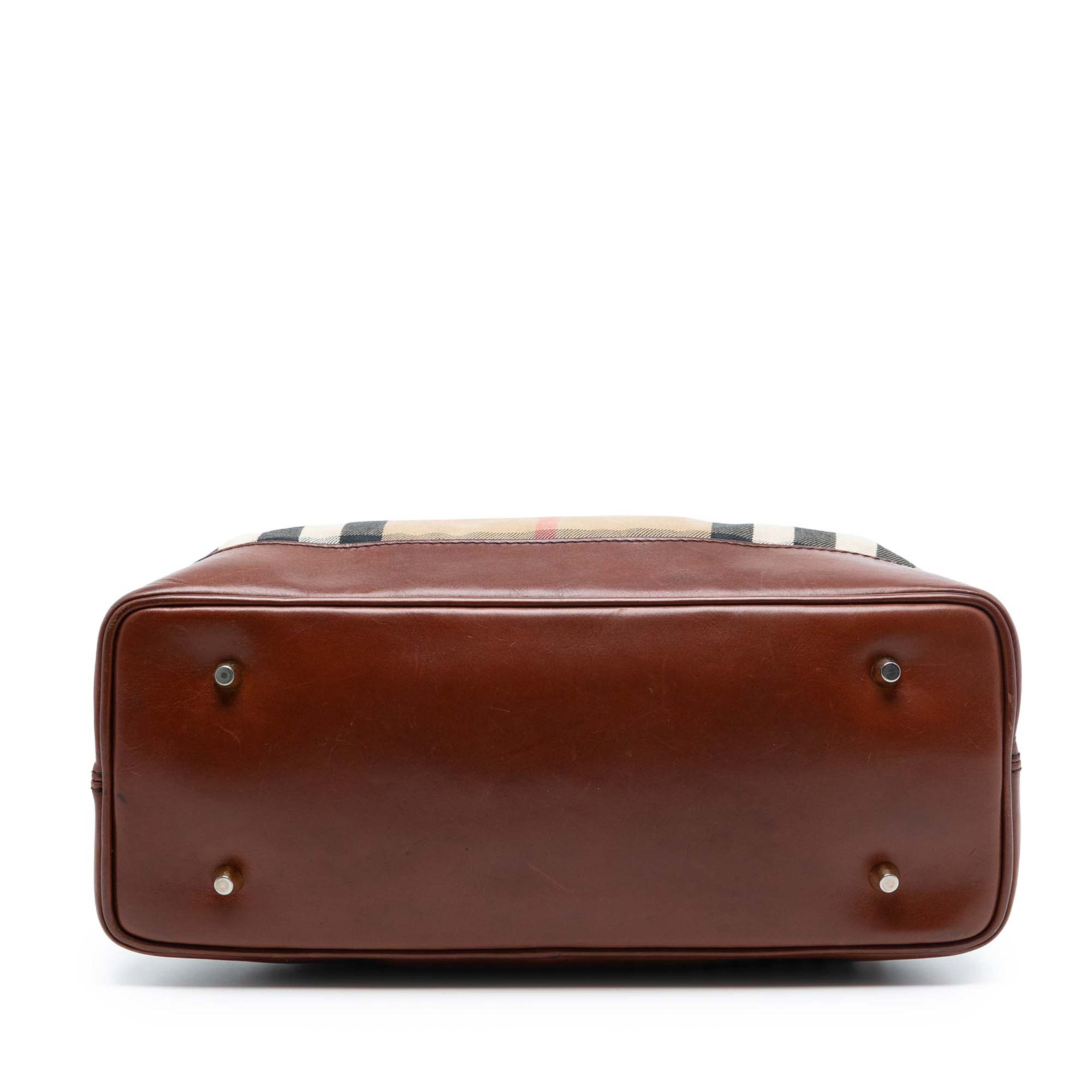 Burberry Small House Check Canvas Bridle Hepburn Satchel, från Luxclusif, i färgen light brown. Klicka för att öppna bilden i stort format