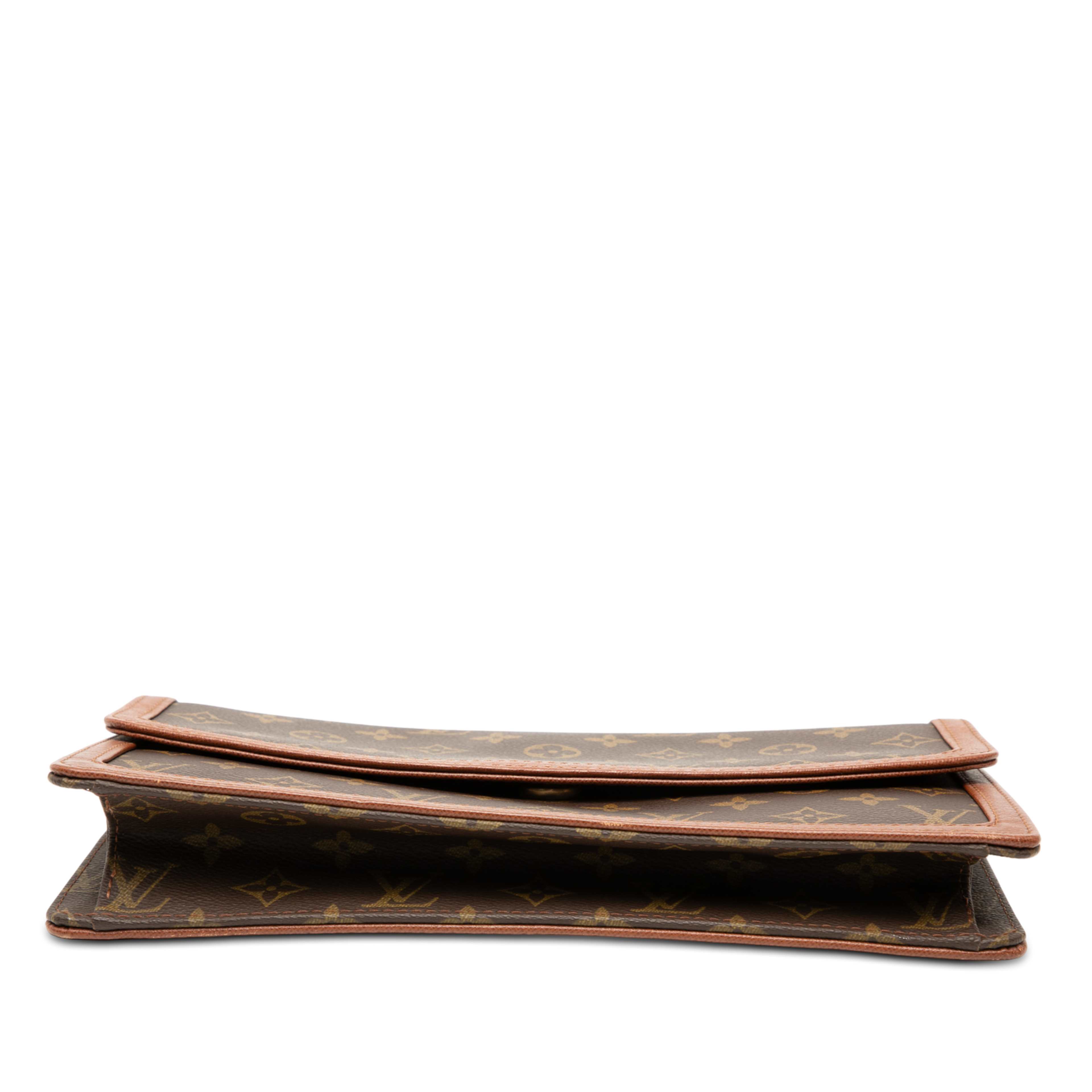 Louis Vuitton Monogram Pochette Dame Gm, från Luxclusif, i färgen brown. Klicka för att öppna bilden i stort format