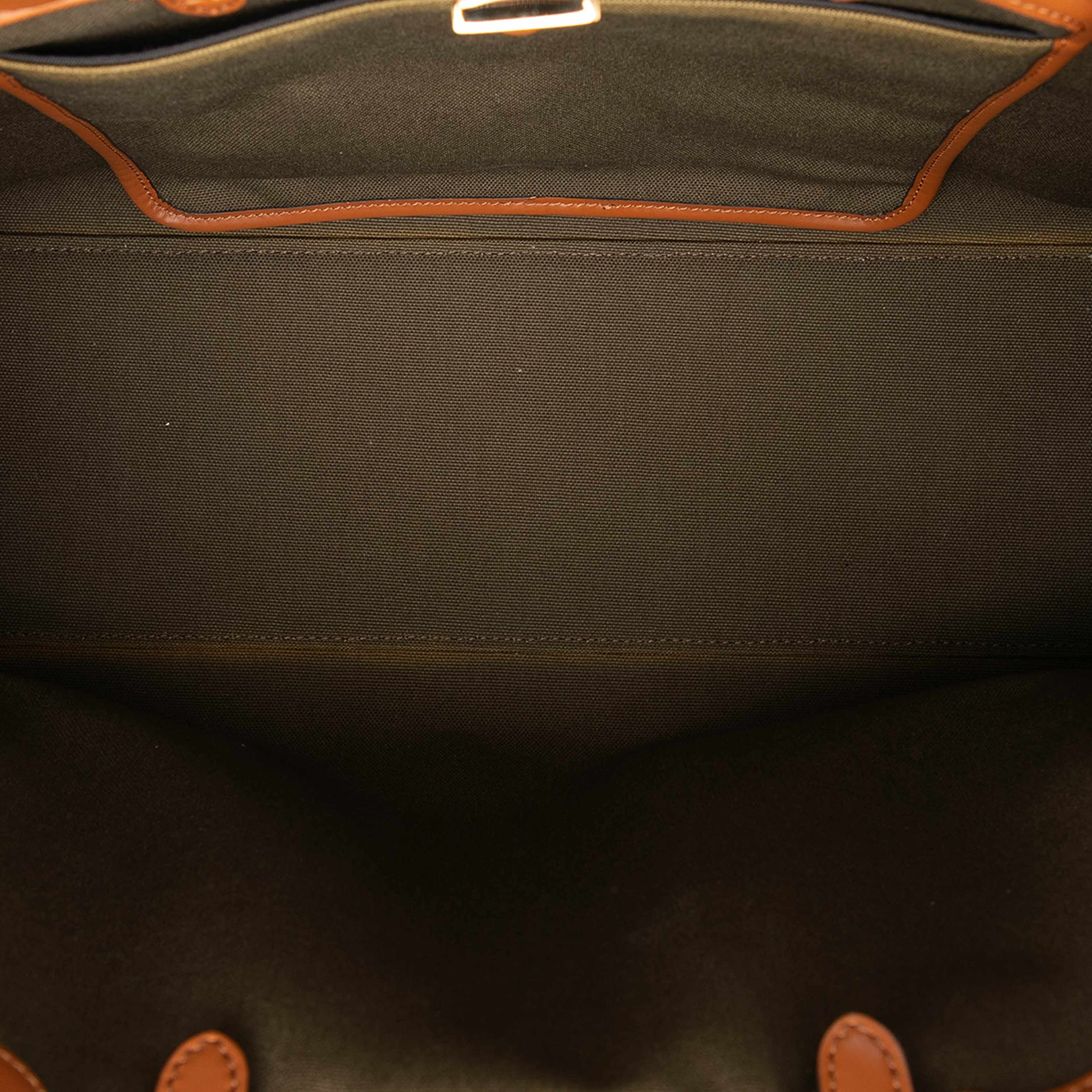 Fendi Zucca Embroidered Canvas Peekaboo X Tote, från Luxclusif, i färgen olive green. Klicka för att öppna bilden i stort format