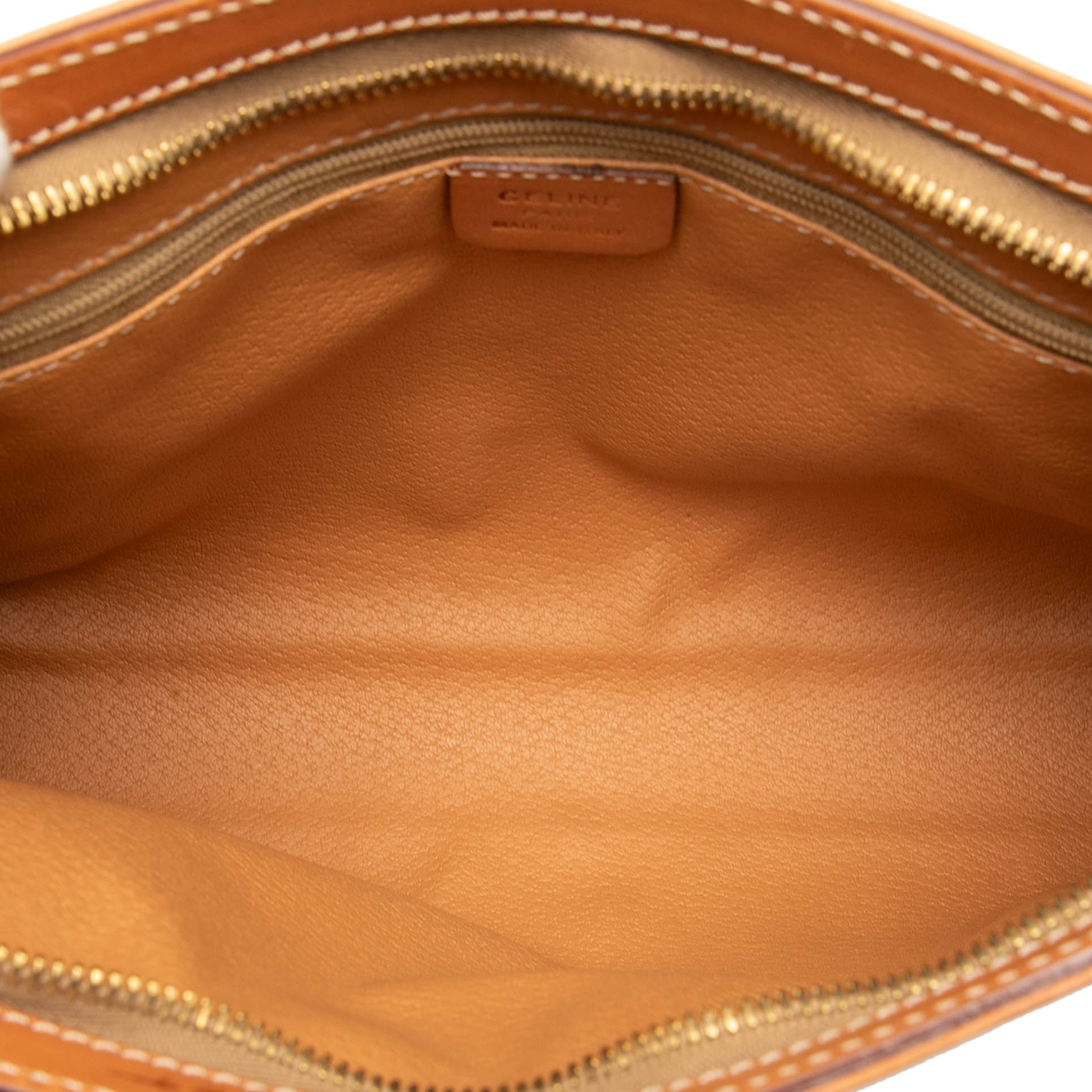 Celine Macadam Coated Canvas Clutch, från Luxclusif, i färgen brown. Klicka för att öppna bilden i stort format