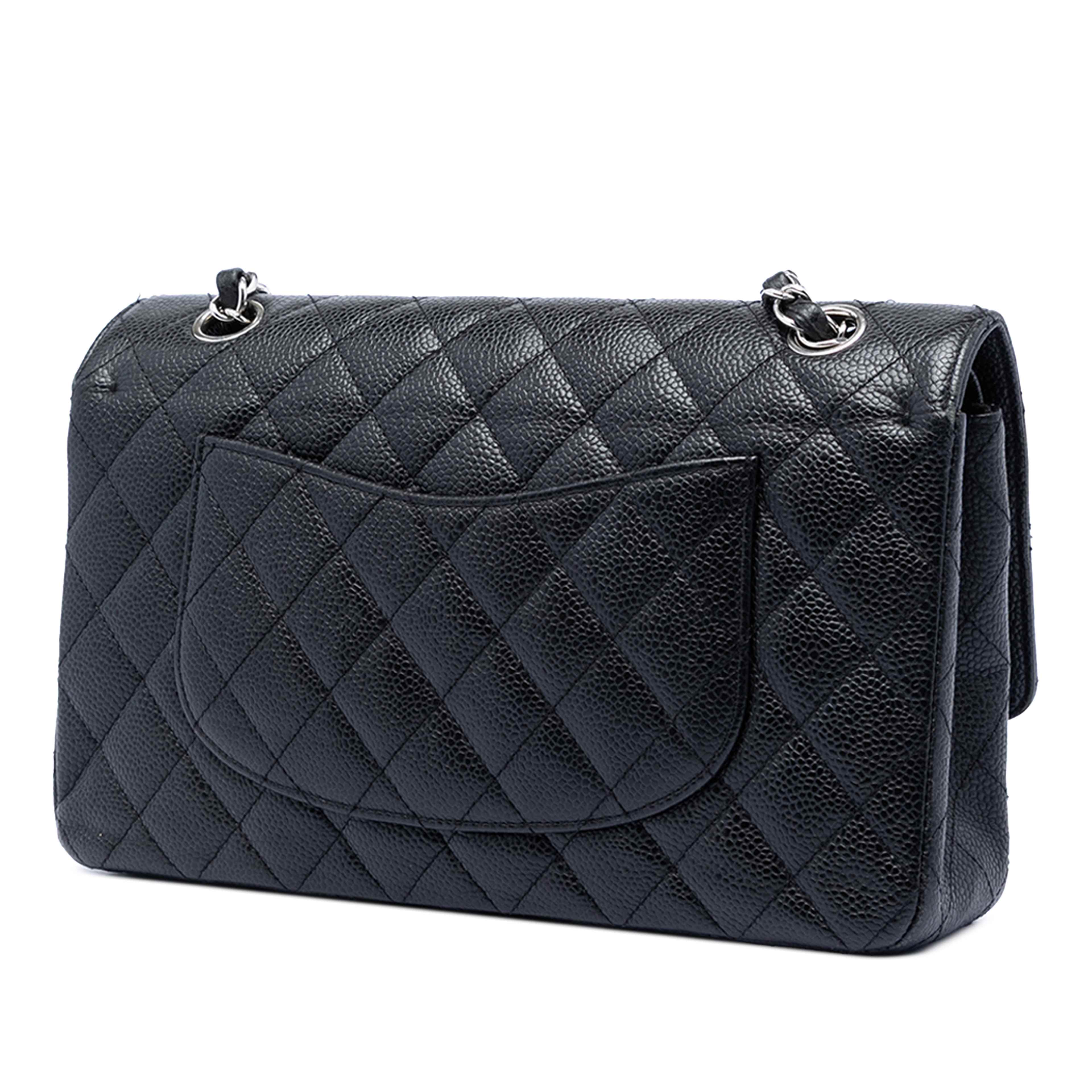Chanel Medium Classic Caviar Double Flap, från Luxclusif, i färgen svart. Klicka för att öppna bilden i stort format