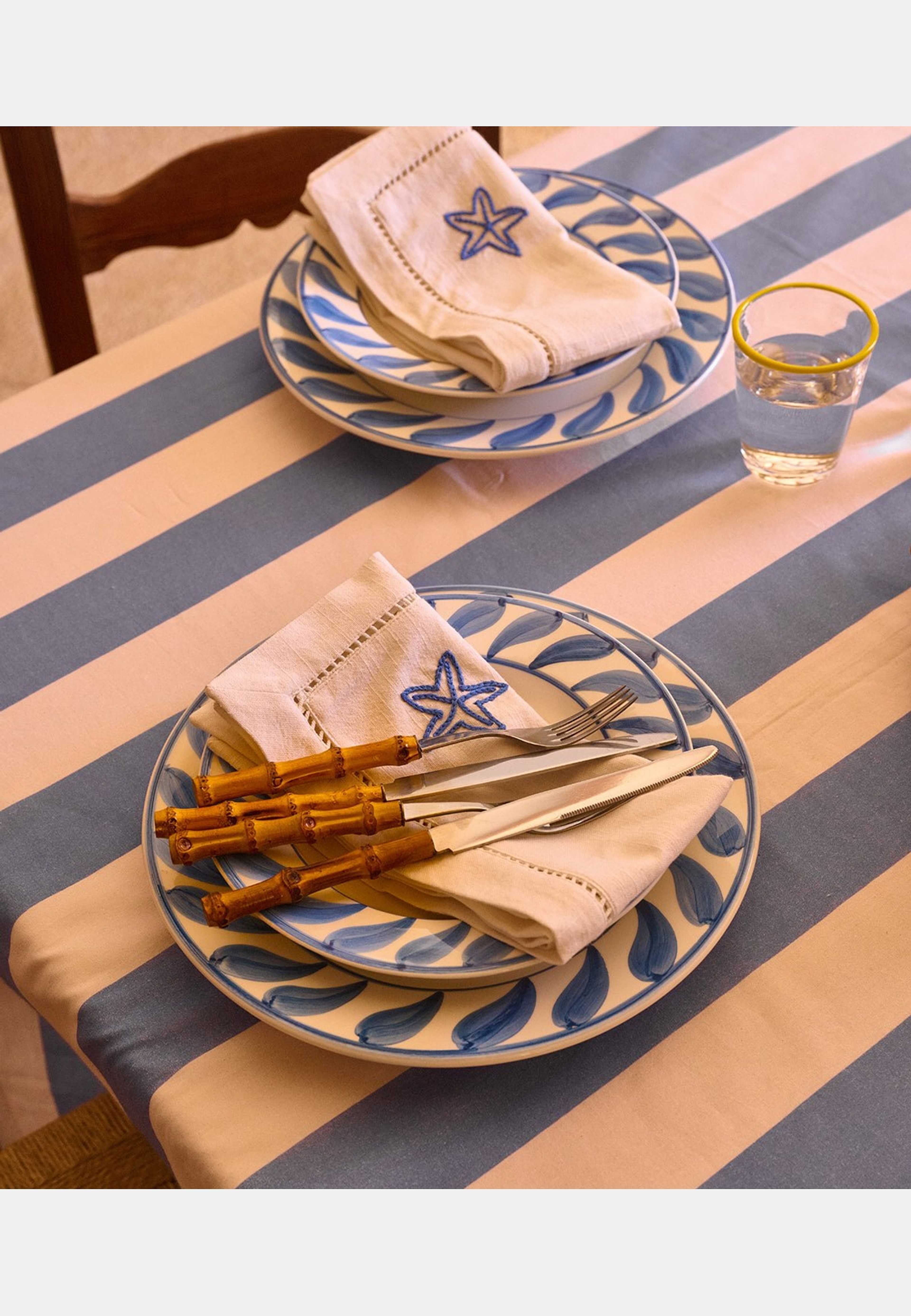 Starfish Servett - Mörkblå 45x45 Cm, från Pick A Poppy, i färgen dark blue. Klicka för att öppna bilden i stort format