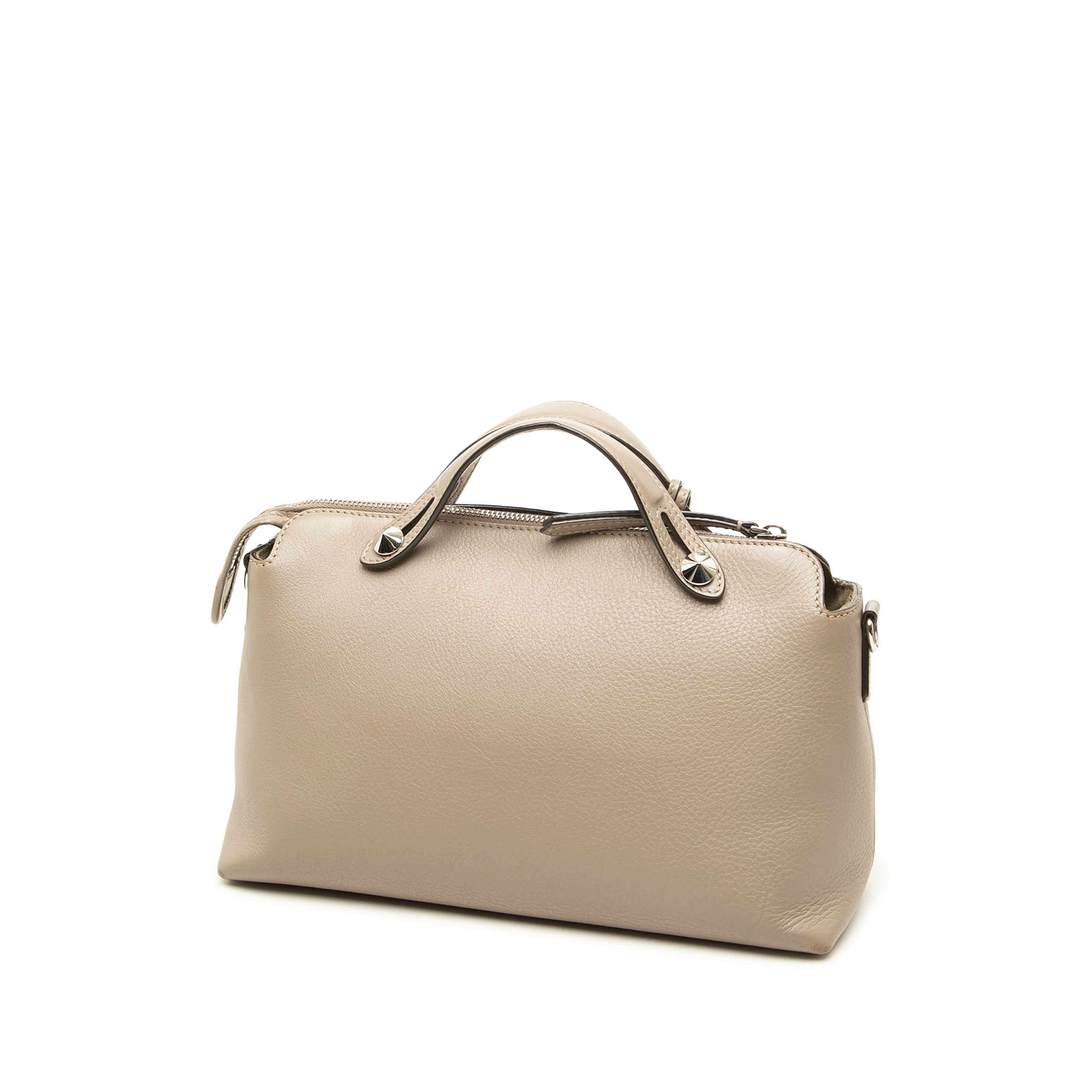 Fendi Small Leather By The Way Satchel, från Luxclusif, i färgen brun. Klicka för att öppna bilden i stort format
