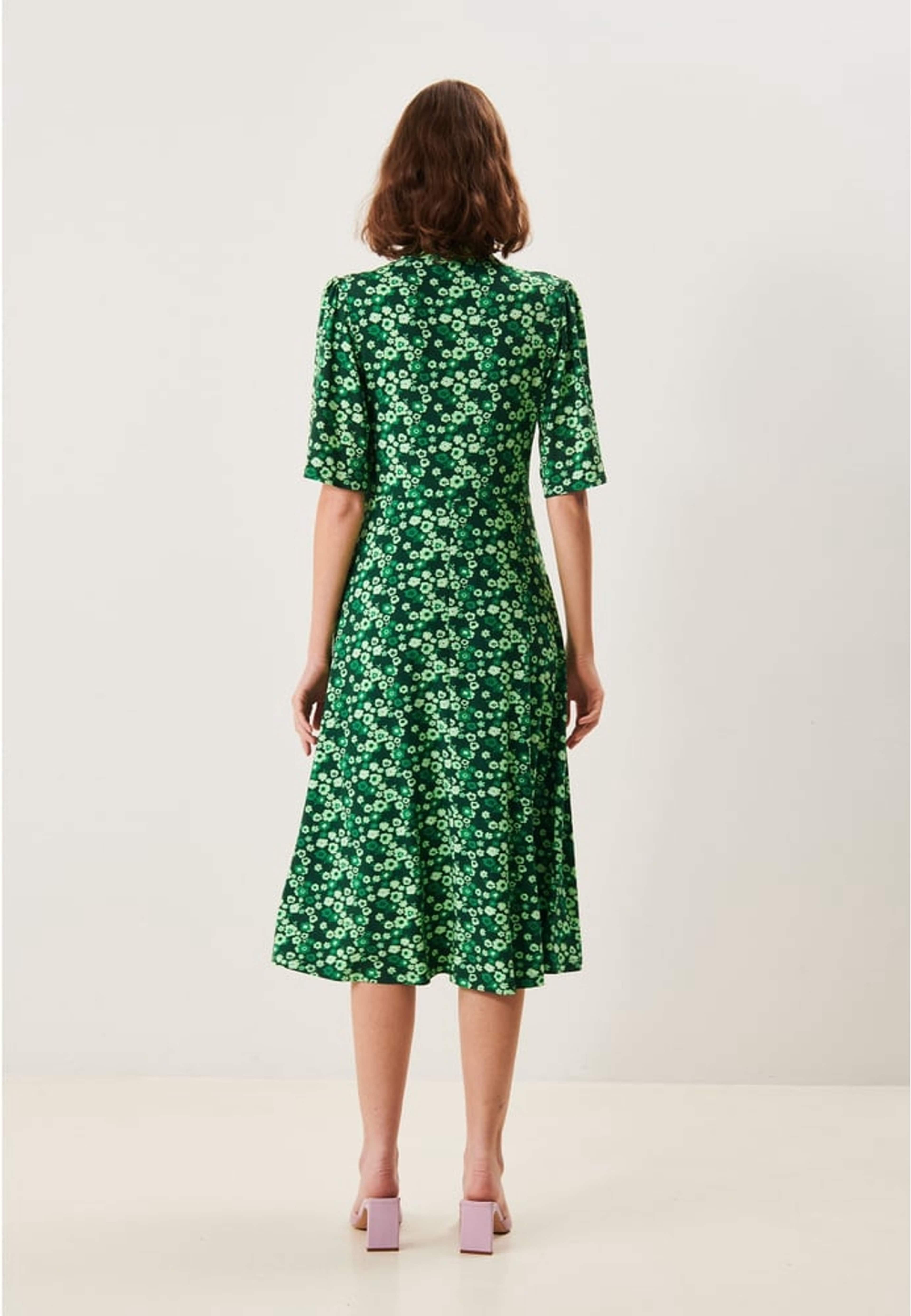 Yvonne Dress, från Jumperfabriken, i färgen green. Klicka för att öppna bilden i stort format