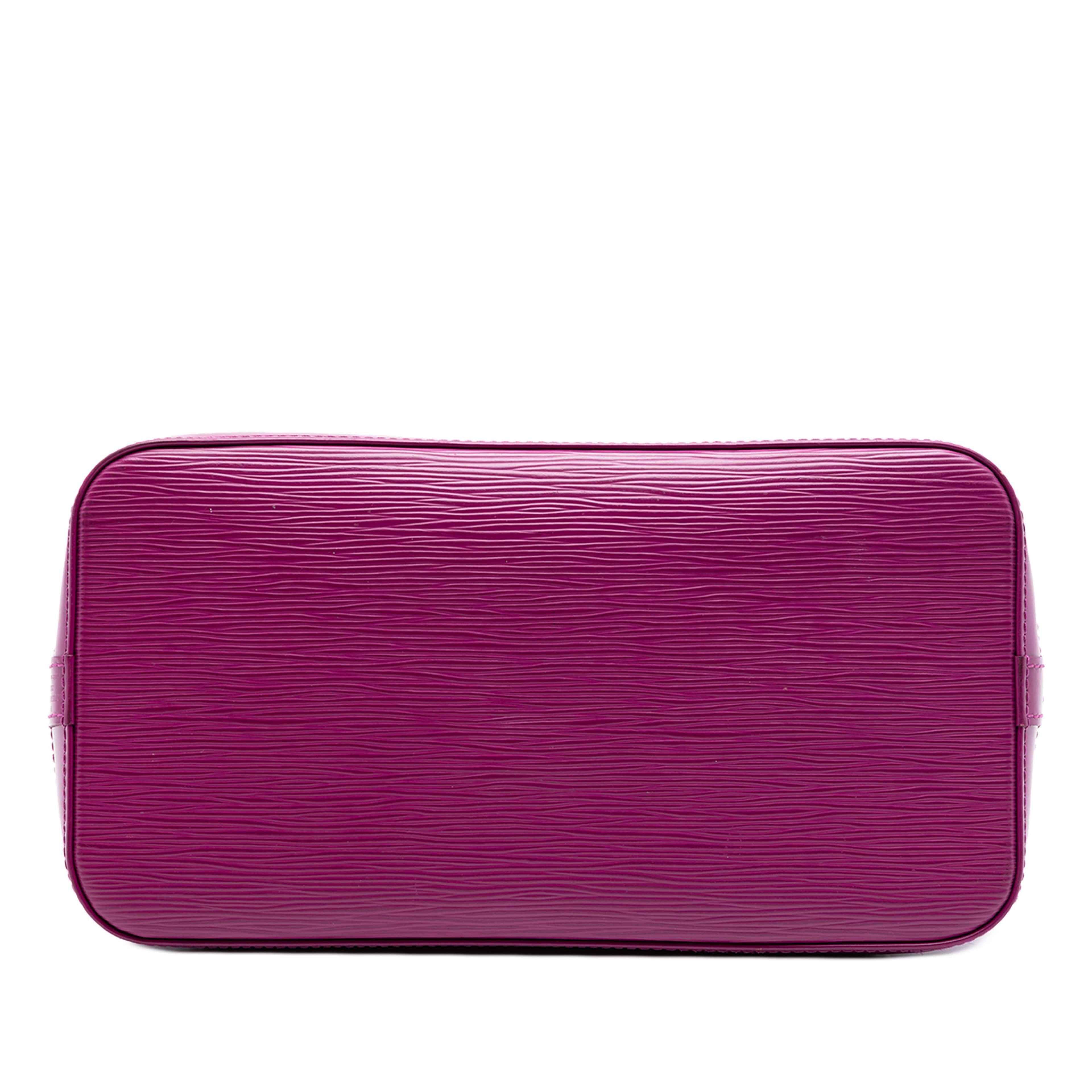 Louis Vuitton Epi Alma Pm, från Luxclusif, i färgen magenta. Klicka för att öppna bilden i stort format